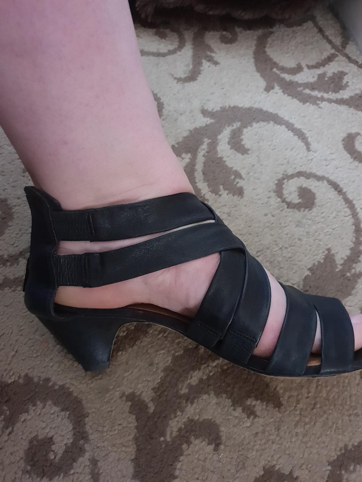 clarks ladies gladiator sandals