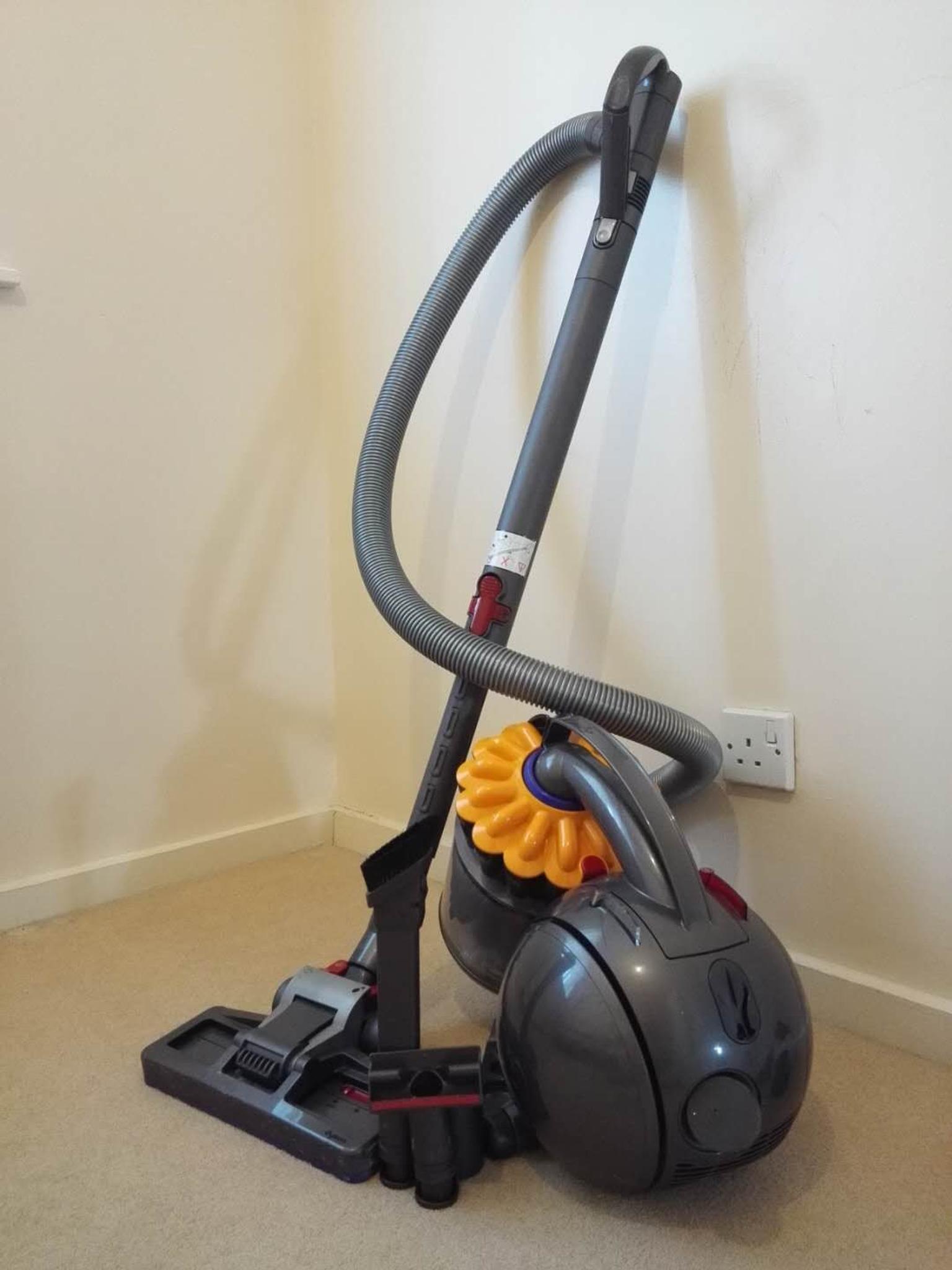 Dyson Dc28c Musclehead Vacuum Cleaner In B90 Solihull Fur 100 00