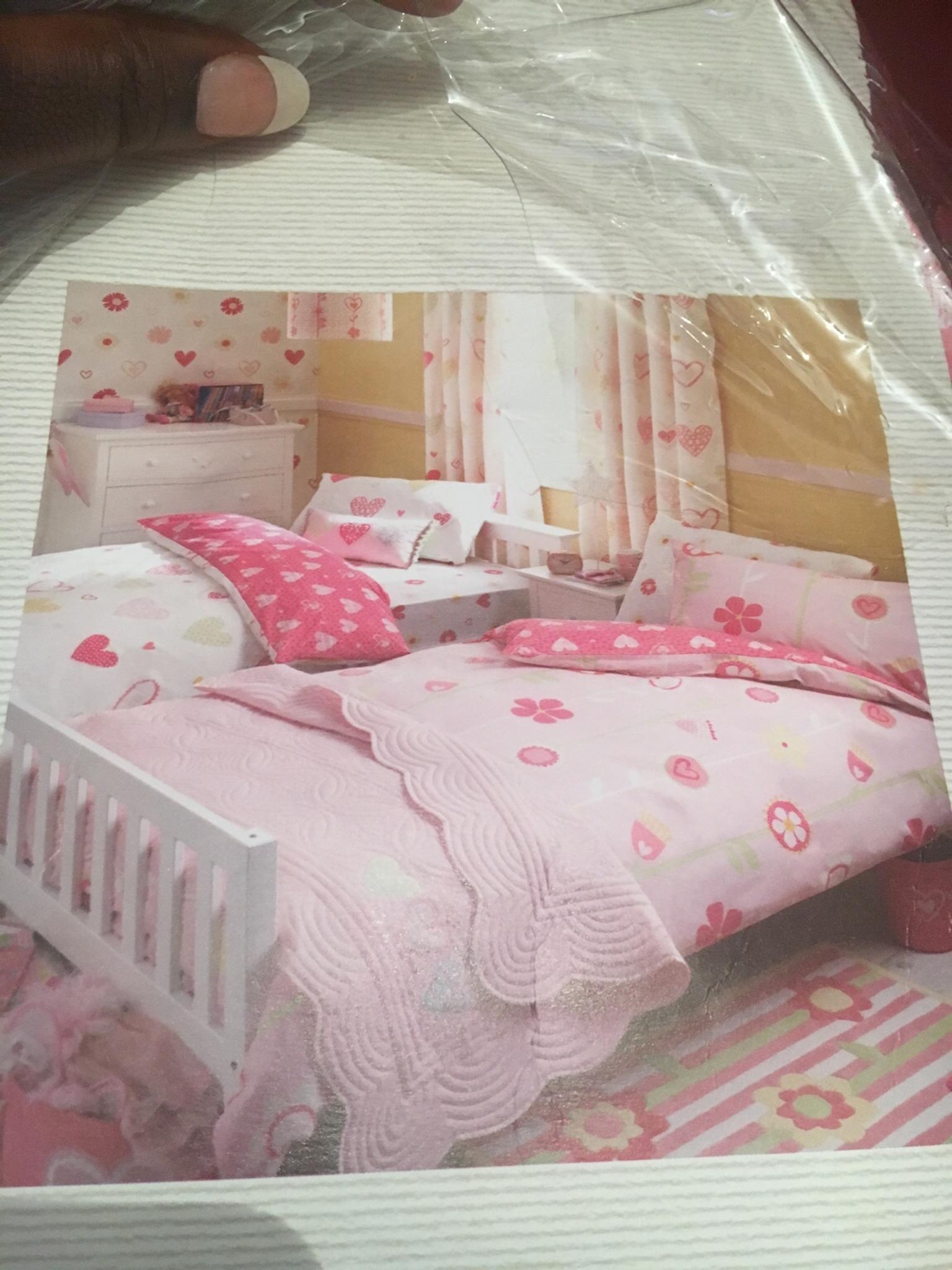 Double Bed Spread Pink Next New In Cr4 Merton Fur 10 00 Zum