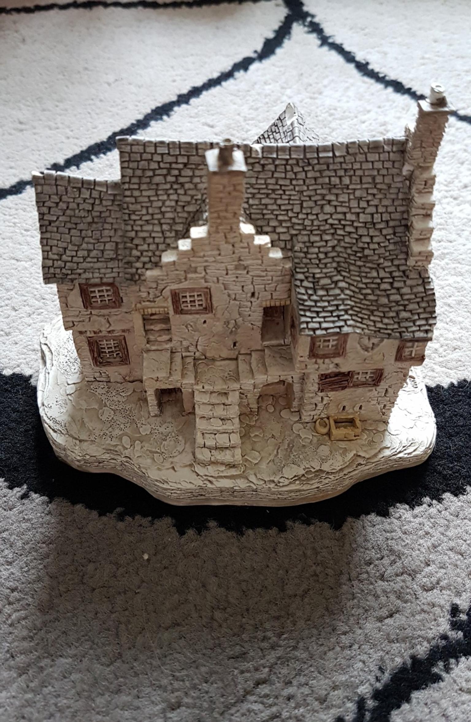Lilliput Lane STOCKWELL TENEMENT From The Scottish Collection