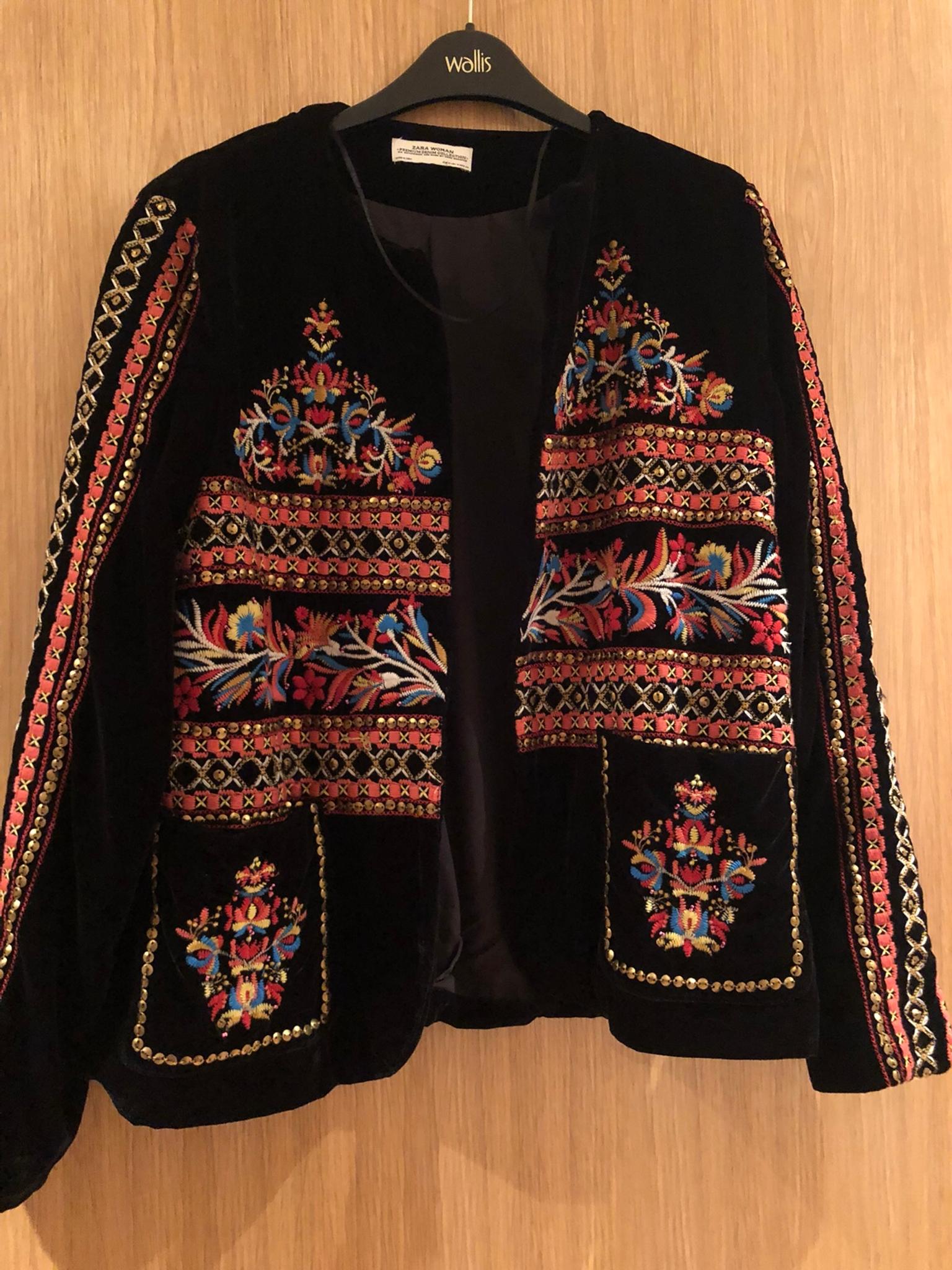 Black velvet embroidered jacket Zara 