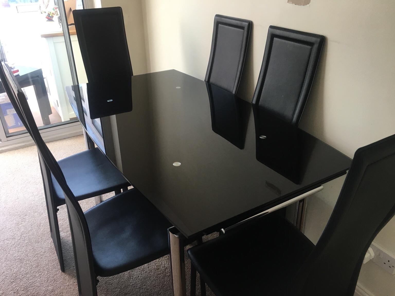 Black Glass Extendable Dining Table 6 Chairs In Three Rivers Fur 250 00 Zum Verkauf Shpock De