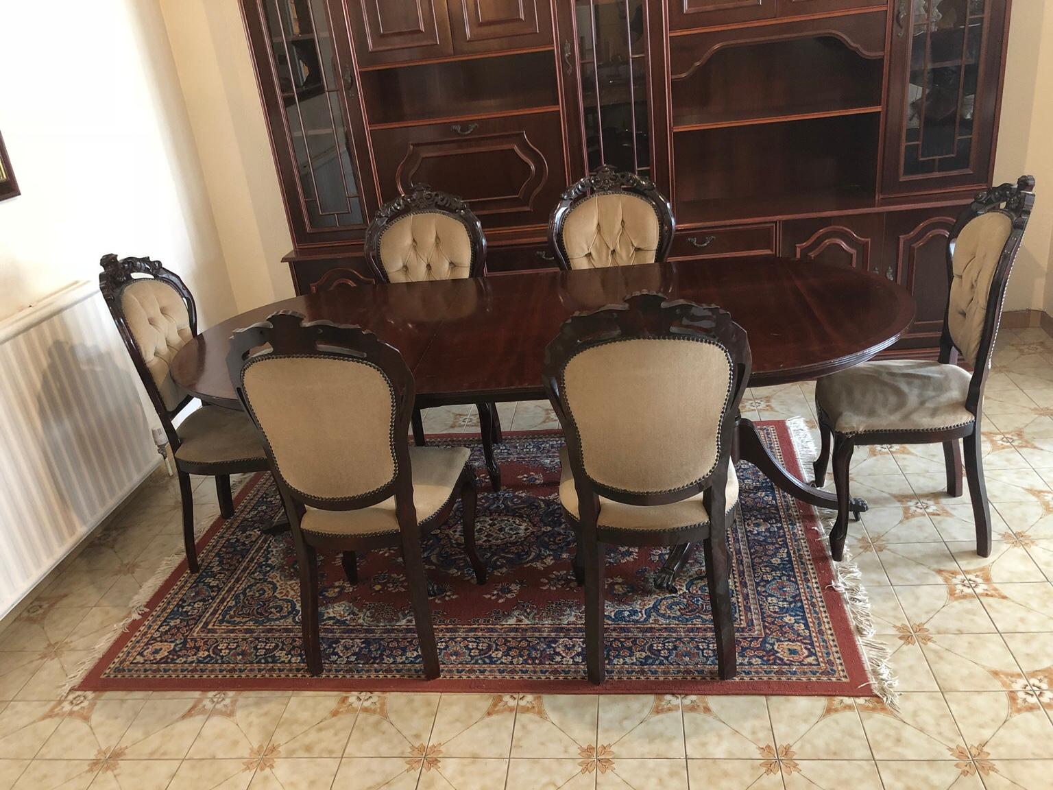 Italian Dining Room Table And 6 Chairs In N13 Enfield Fur 95 00 Zum Verkauf Shpock De