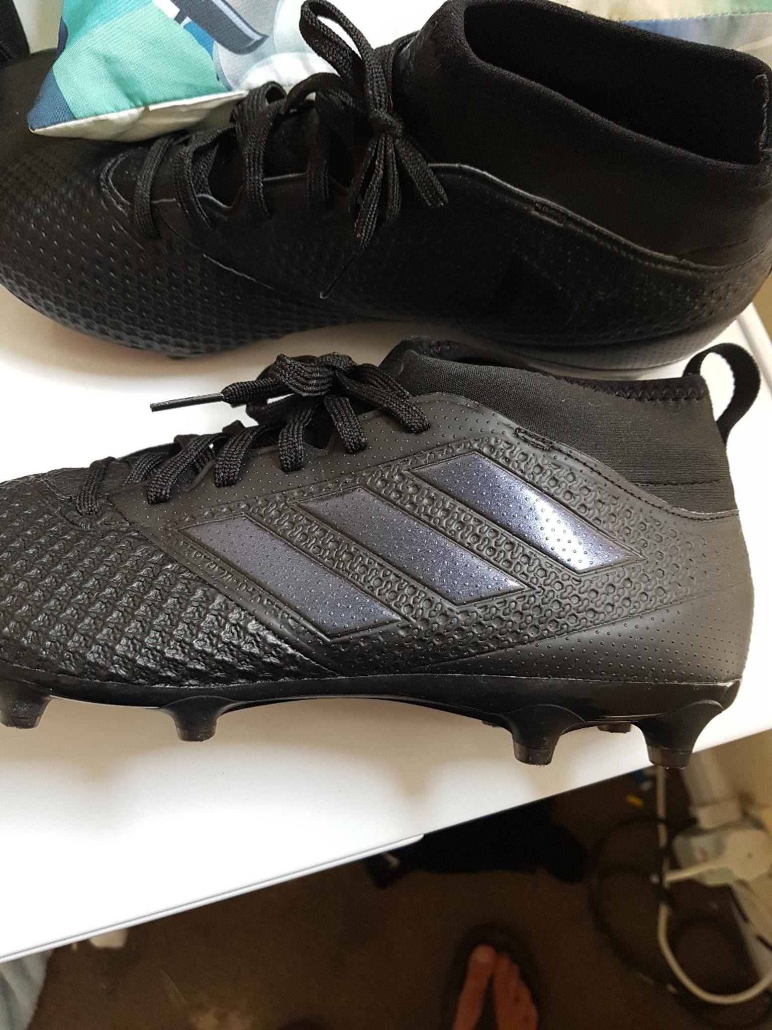 mens adidas moulded football boots