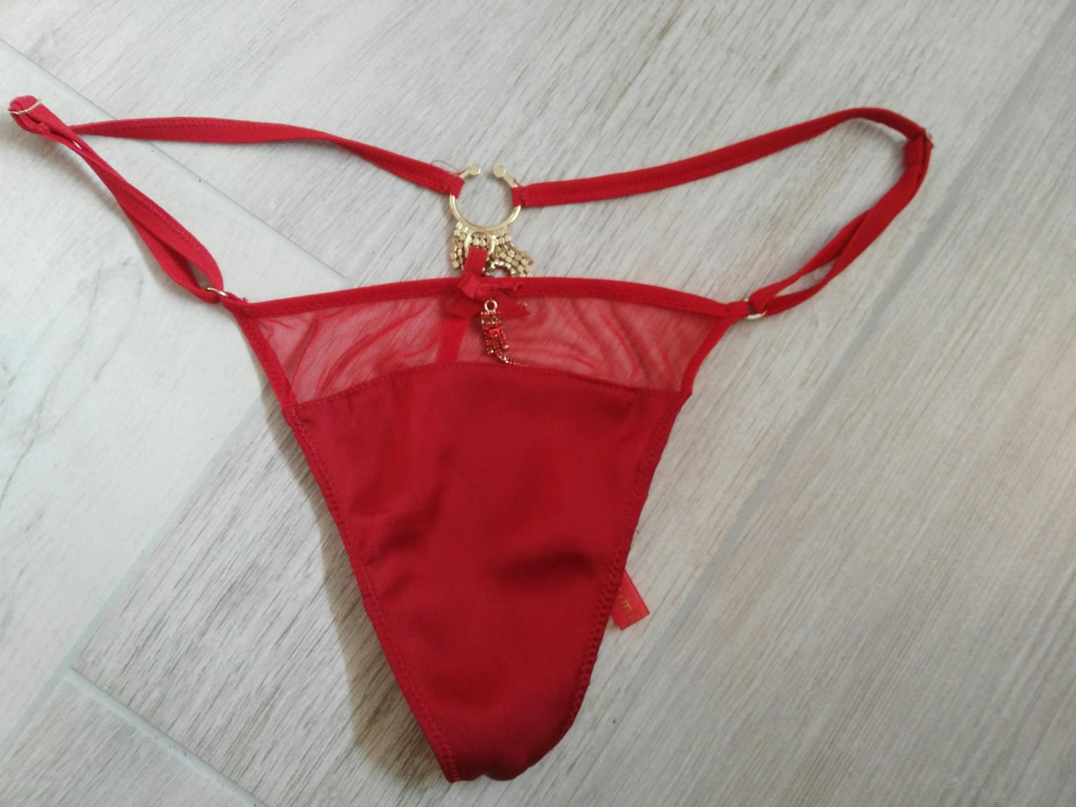 Perizoma rosso di Intimissimi lingerie in 00041 Albano Laziale for €8.00  for sale | Shpock