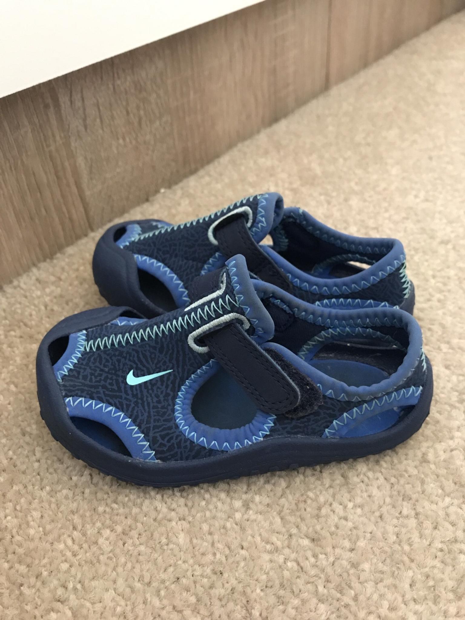 infant nike sandals