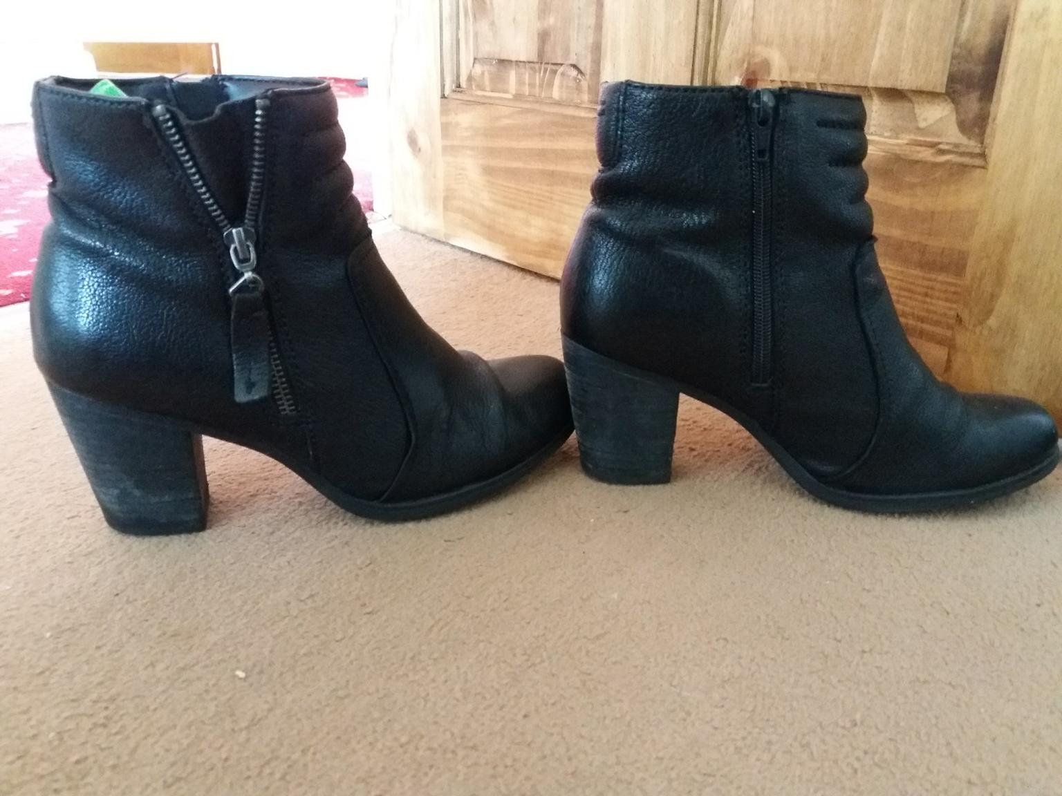 clarks ladies black ankle boots