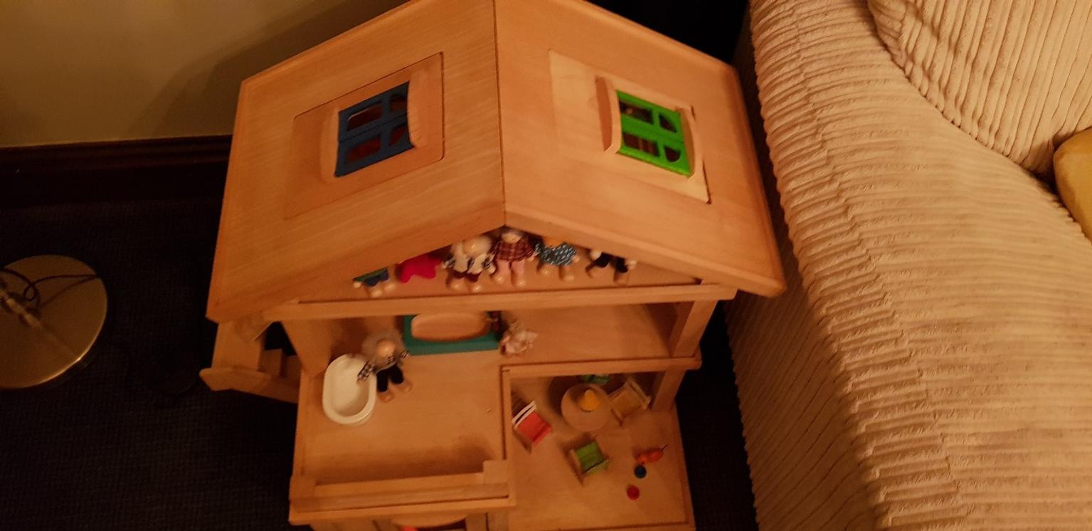 Plan Toys Child S Dolls House In Fylde Fur 60 00 Zum Verkauf
