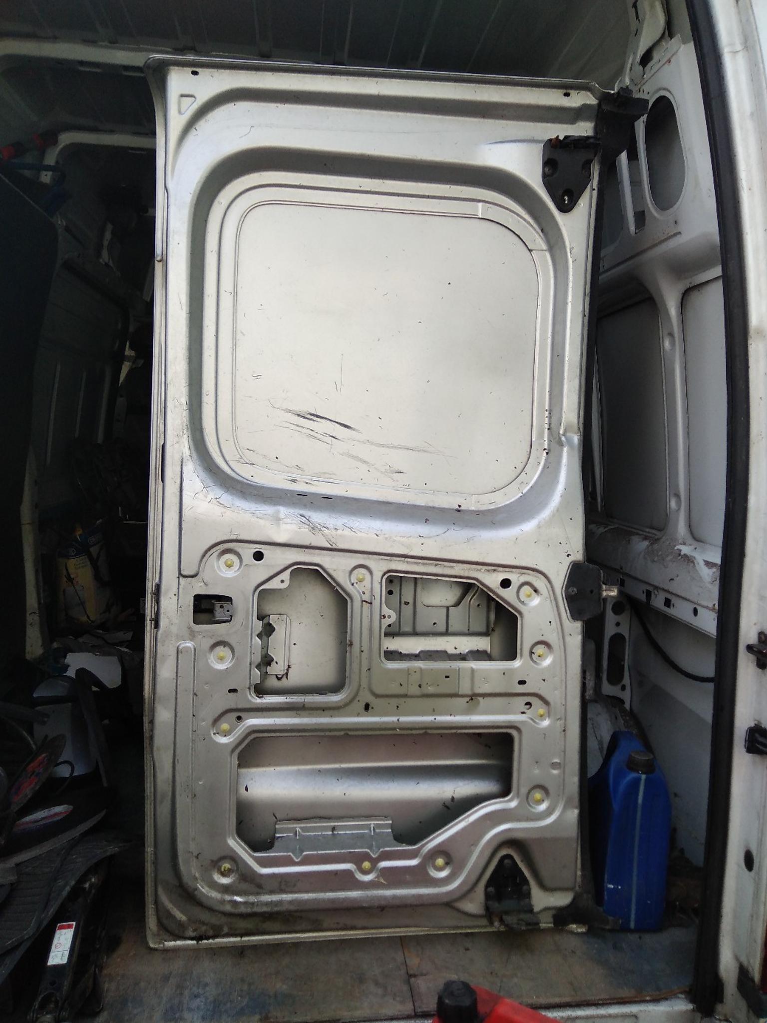 vauxhall vivaro rear door 2015