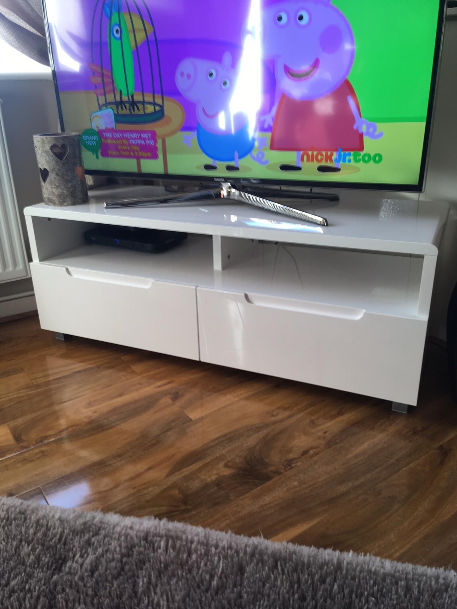High Gloss Tv Cabinet In Wn6 Wigan For Free For Sale Shpock