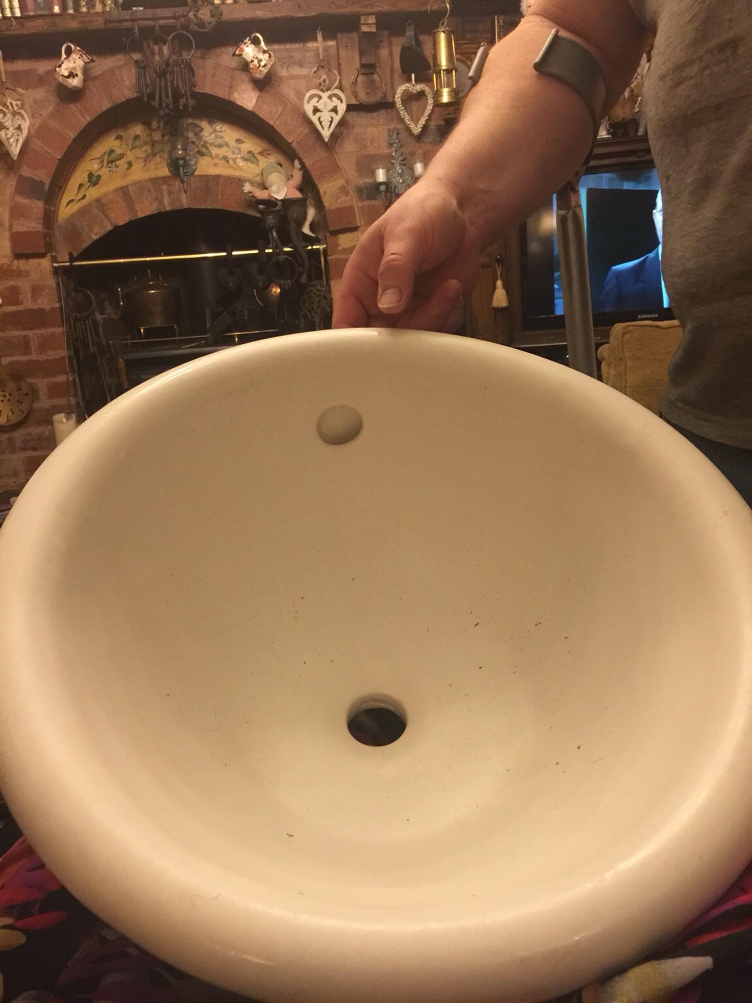 Round China Wash Basin In Dy3 Dudley For Free For Sale Shpock