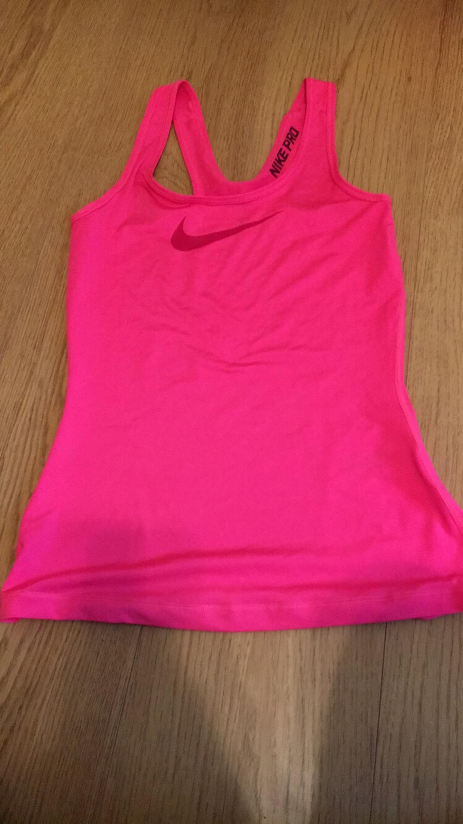 red nike vest womens