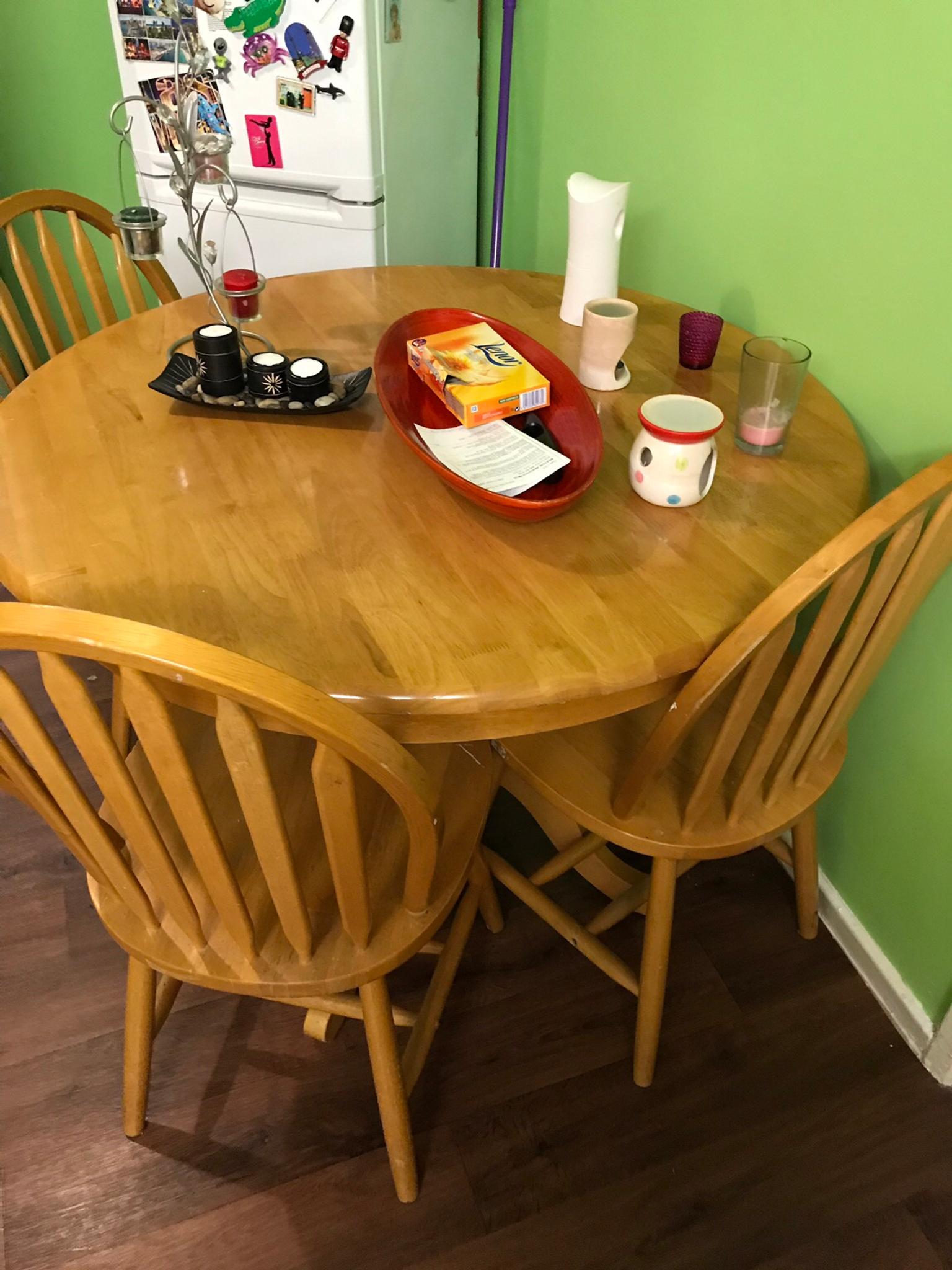 Round Dining Table With 3 Chairs In Leeds For 35 00 For Sale Shpock