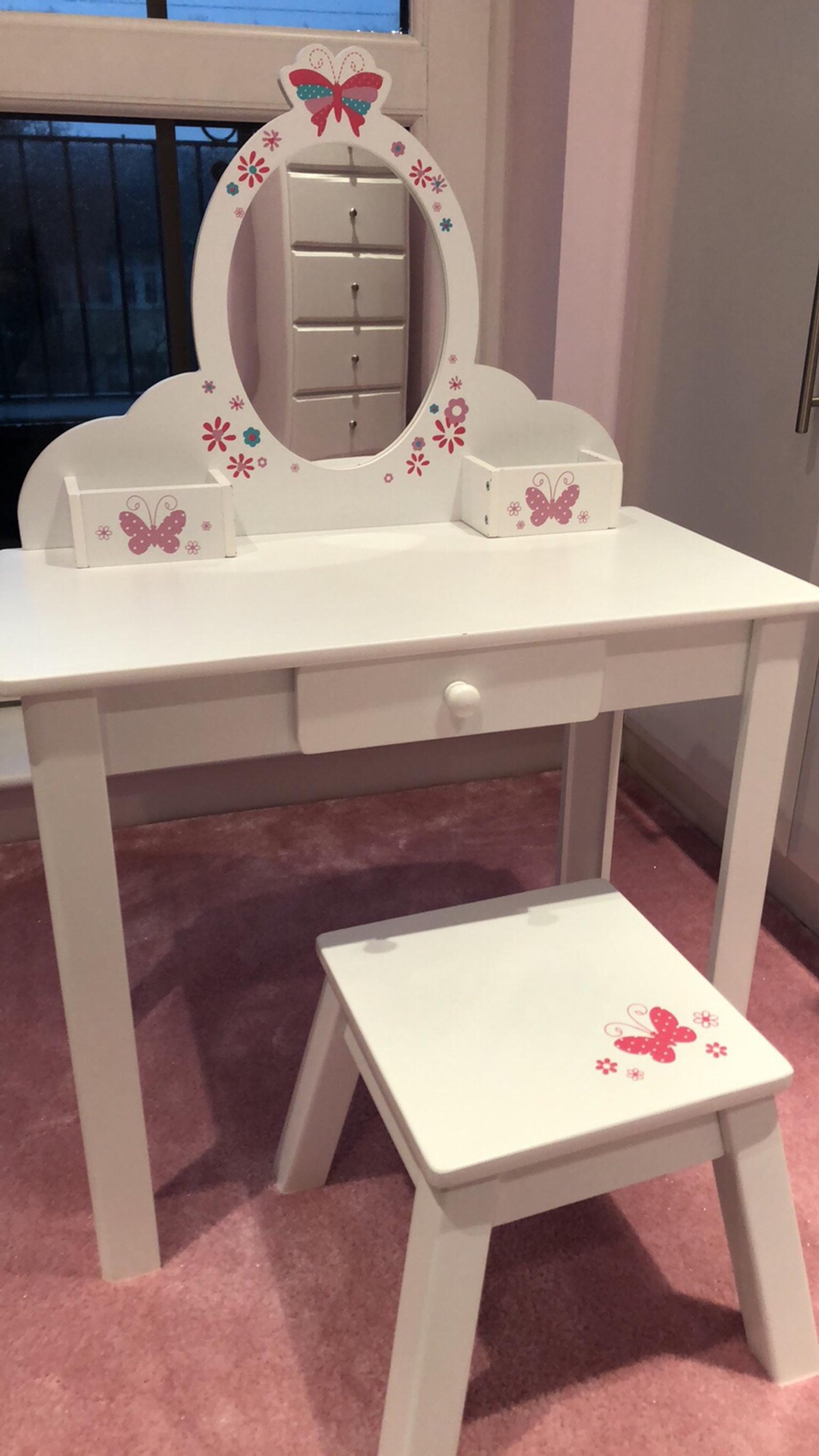 dressing table for 3 year old