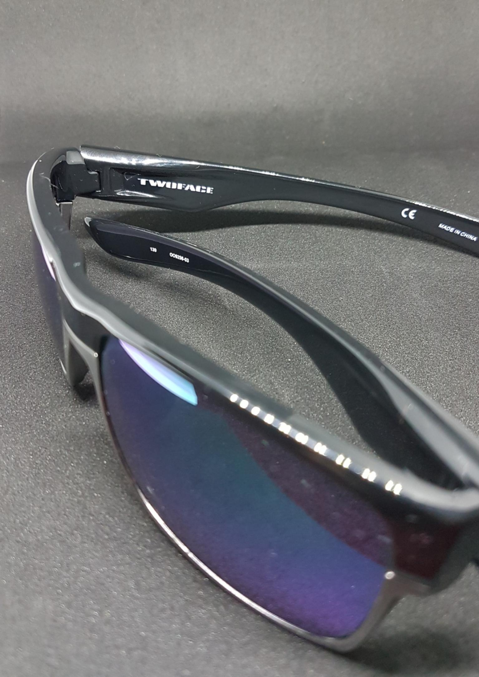 oakley twoface made in china