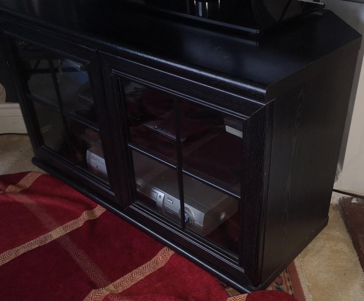 Black Tv Cabinet Stand In Kt19 Ewell Fur 20 00 Zum Verkauf