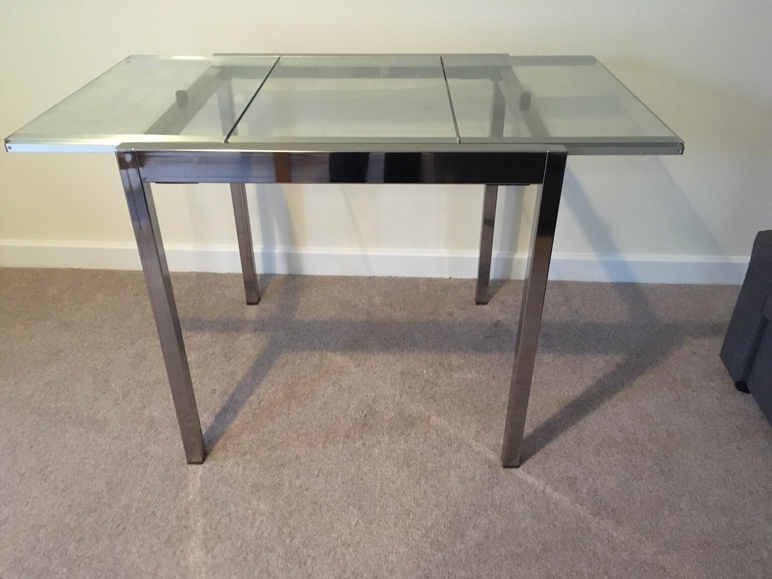 Ikea Extendable Glass Dining Table In Rh20 Horsham Fur 50 00 Zum Verkauf Shpock De