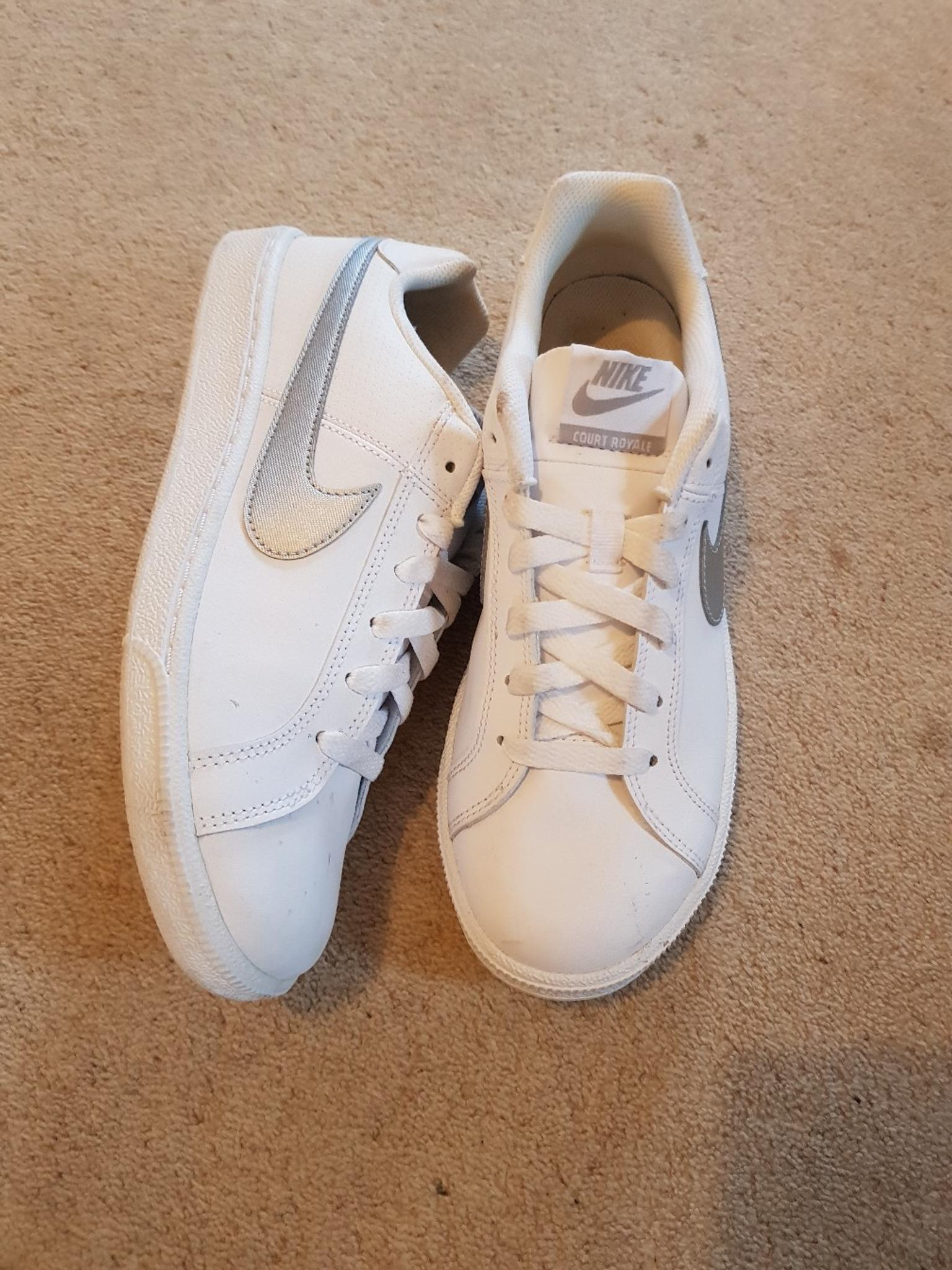 ladies size 6 nike trainers