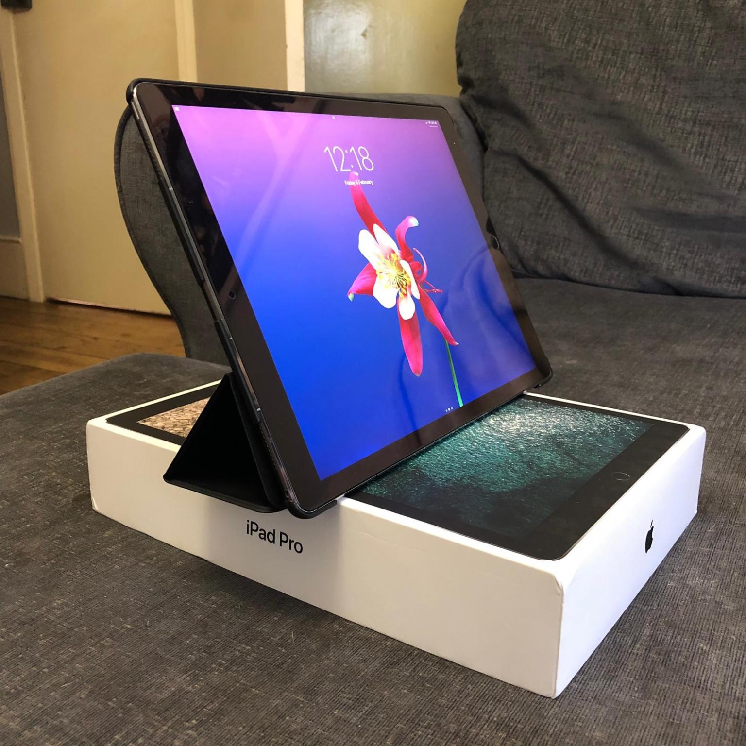 iPad Pro 12.9 2017 WiFi & Cellular EE. in NW3 London for Â£750.00 for