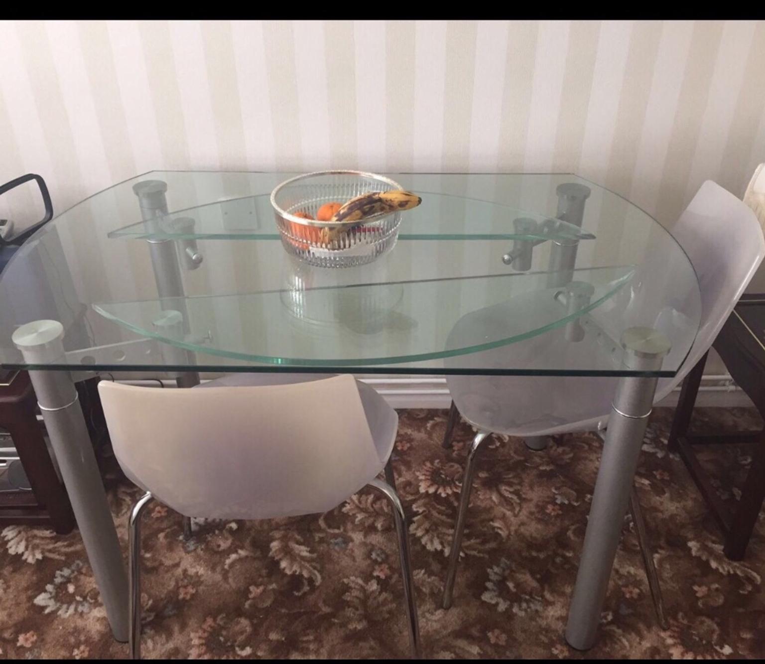 Glass Dining Table In Cm14 Brentwood For 40 00 For Sale Shpock