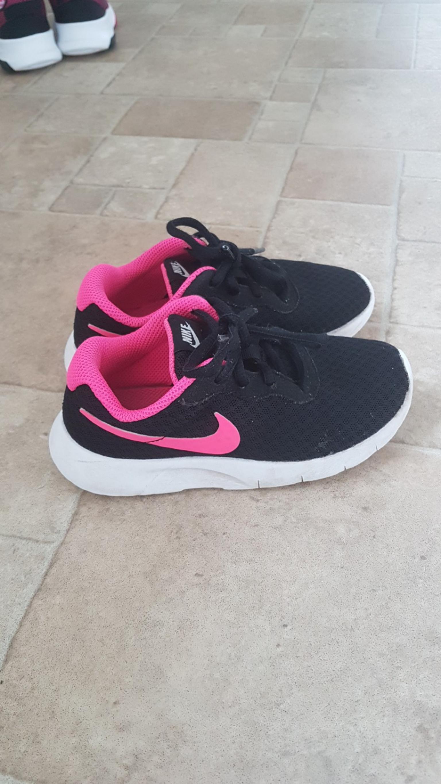 girls nike trainers size 11