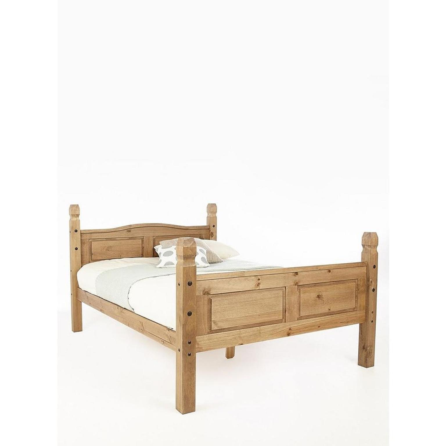 Corona Solid Pine King Size Bed High Foot End In M350bn Failsworth Fur 110 00 Zum Verkauf Shpock At