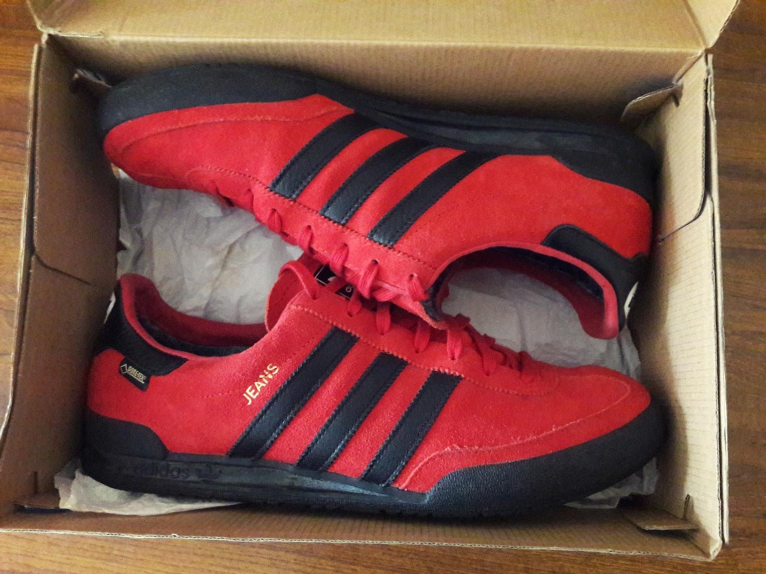 adidas jeans red black