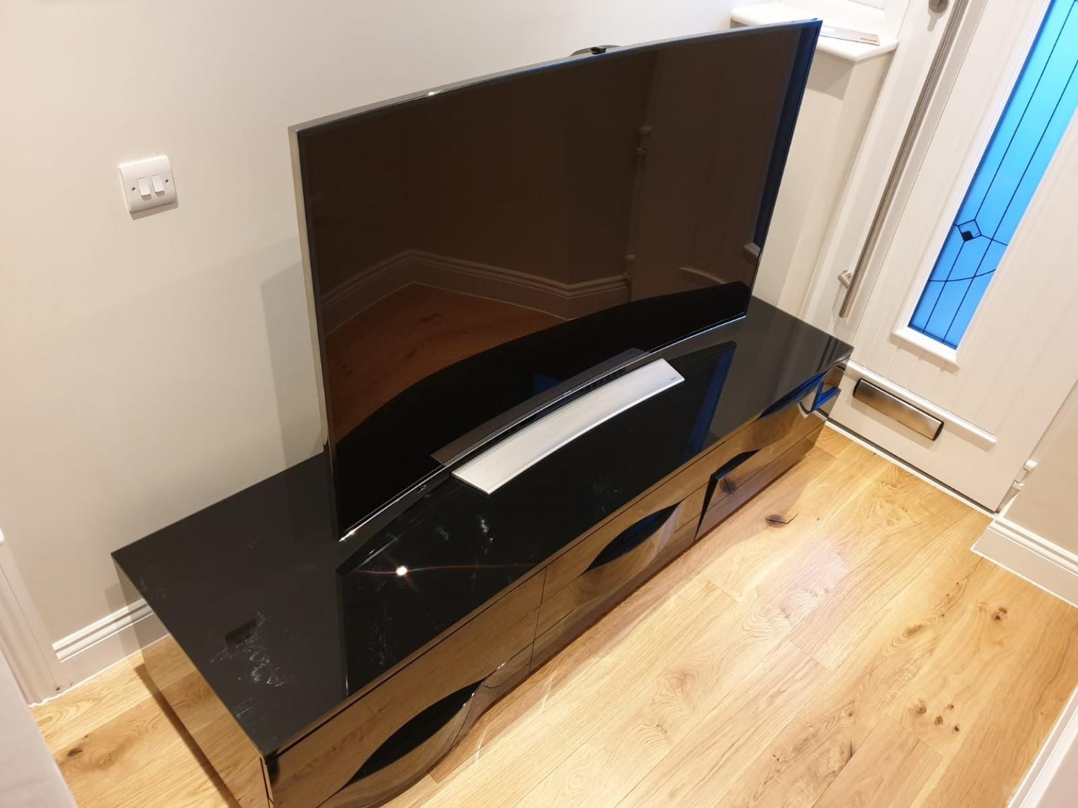 2m Tv Cabinet With Built In Receiver In E12 Newham For 100 00