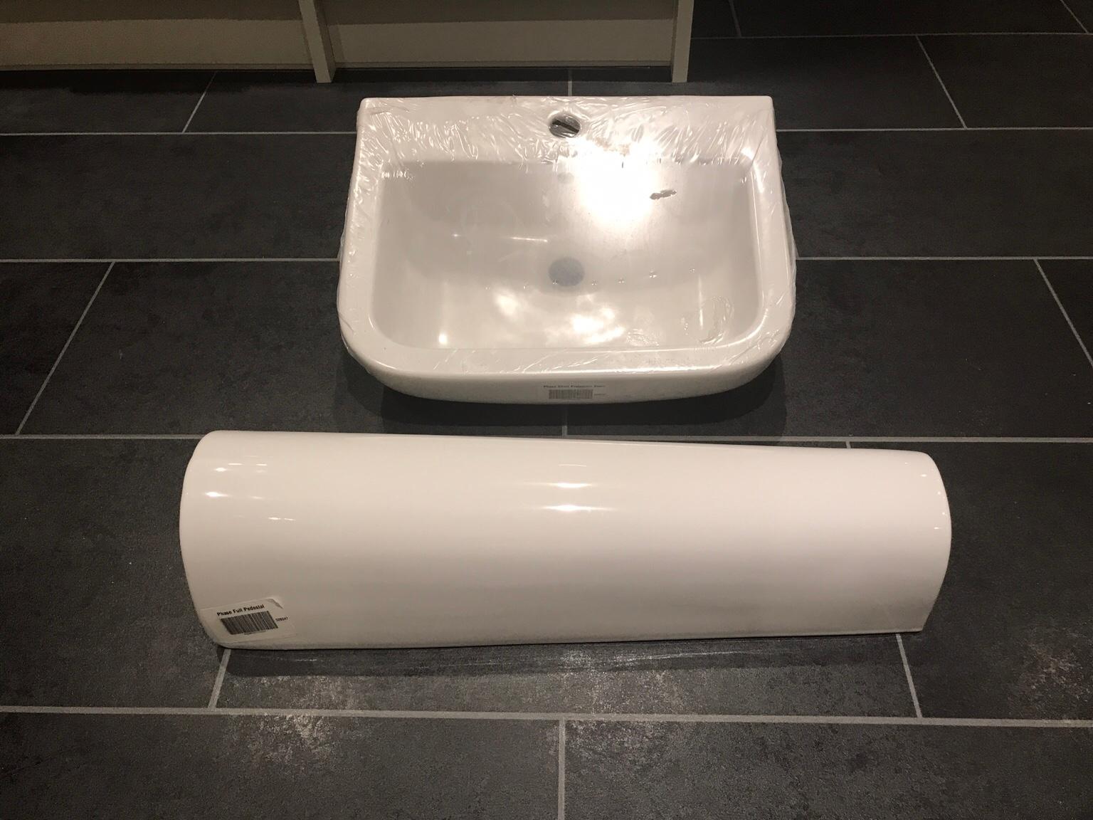 Bathroom Sink Pedestal B Q In Mk45 Clay Fur 15 00