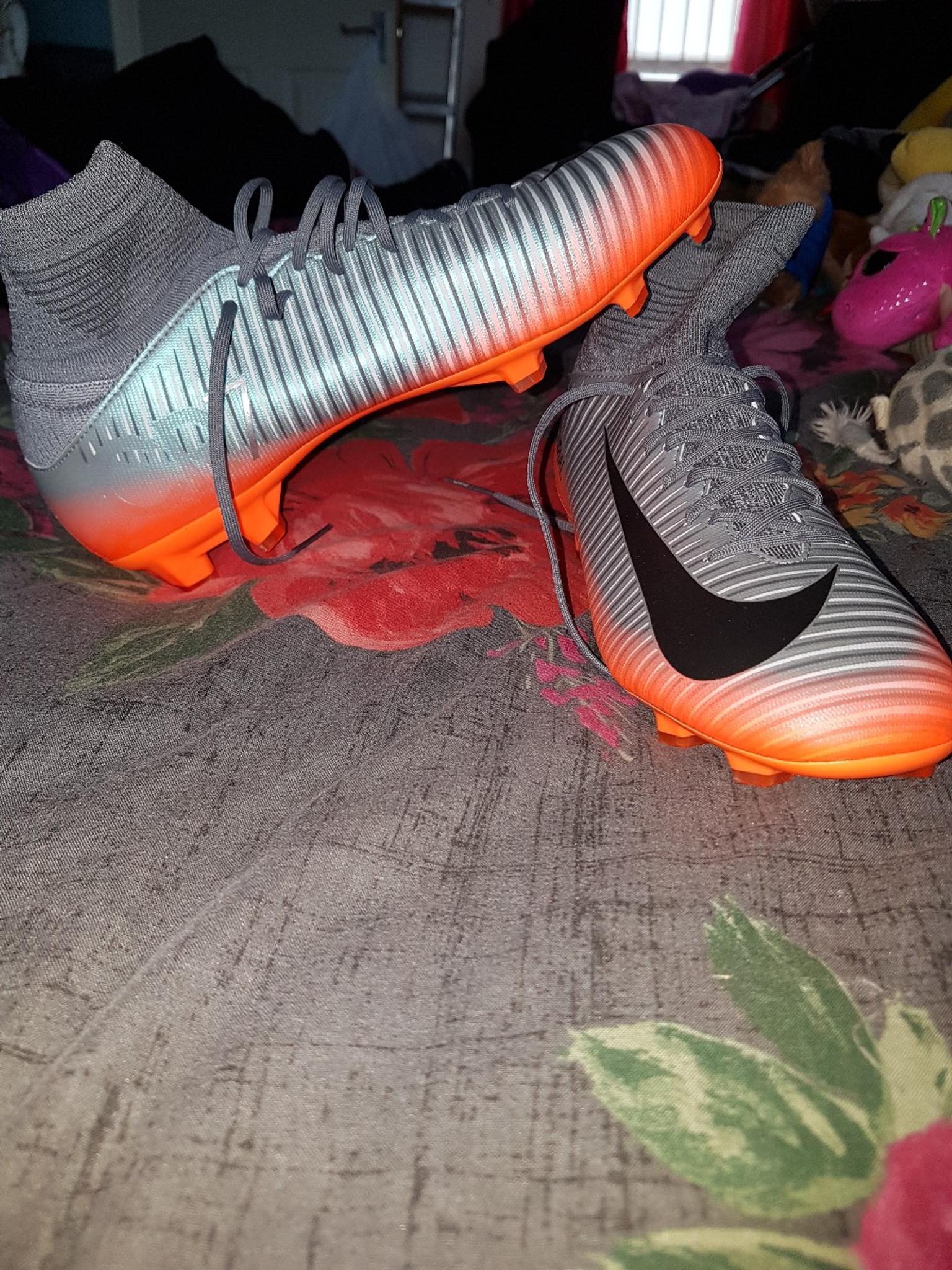 football boots size 1