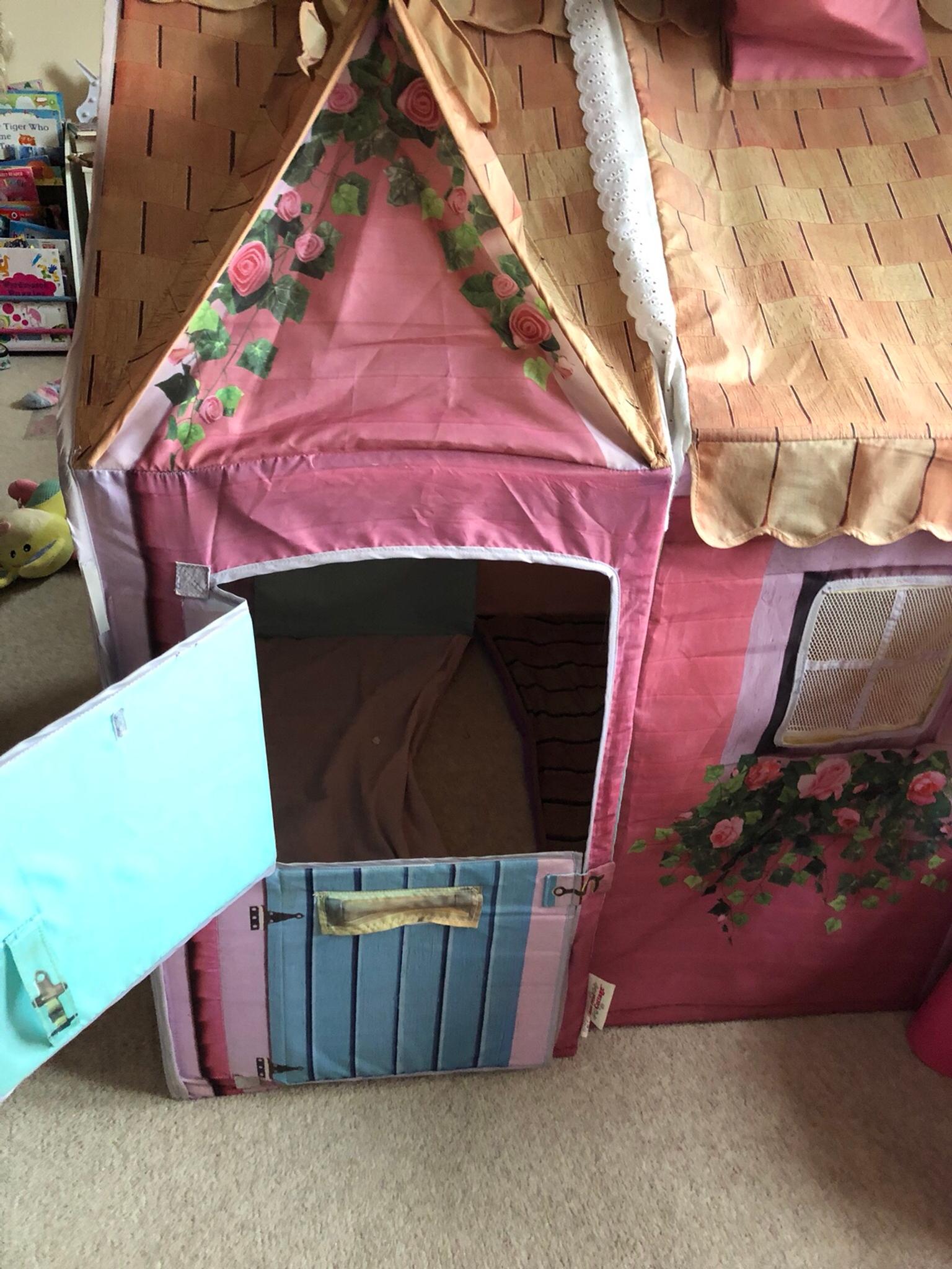 Rose Petal Cottage Playhouse In North West Leicestershire