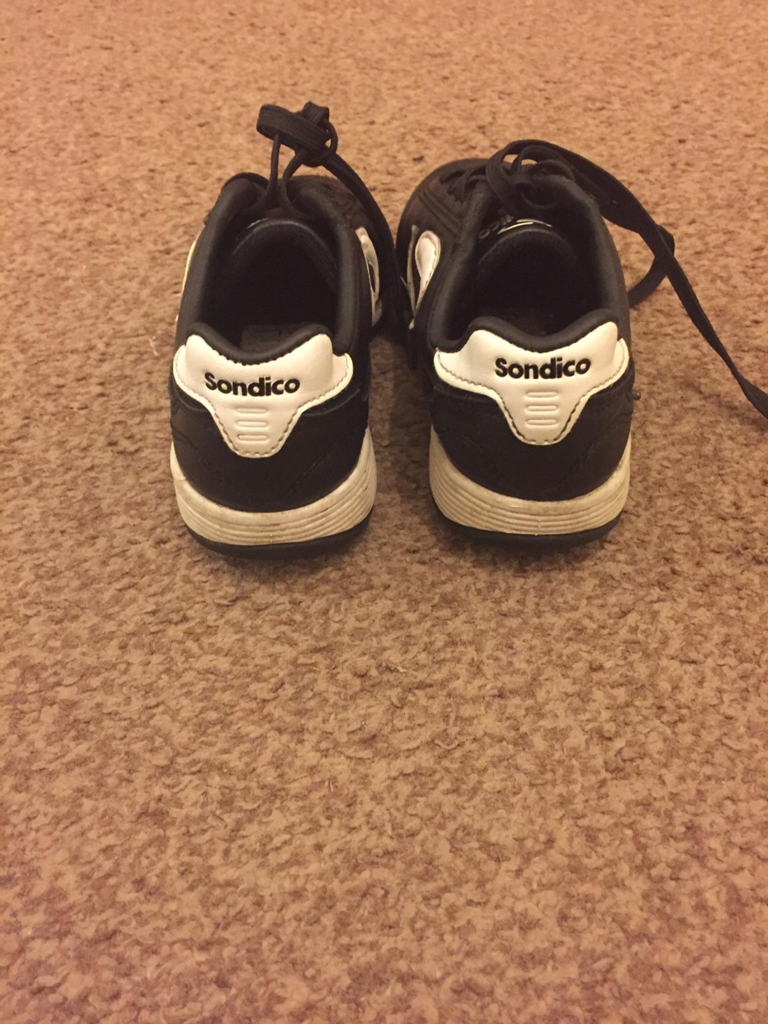 infant football trainers size 8