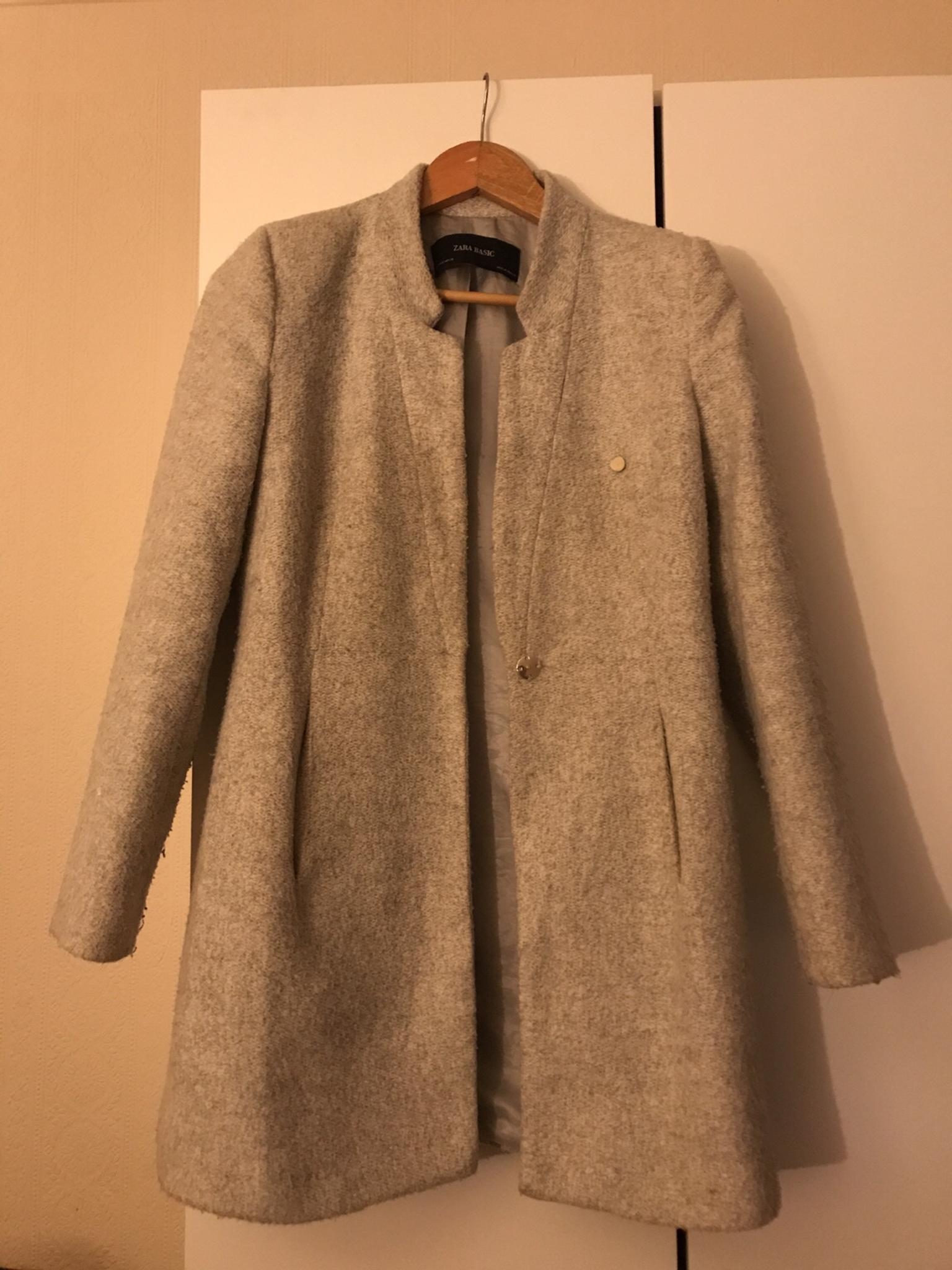 Zara basic coat in DA11 Tilbury for £18 