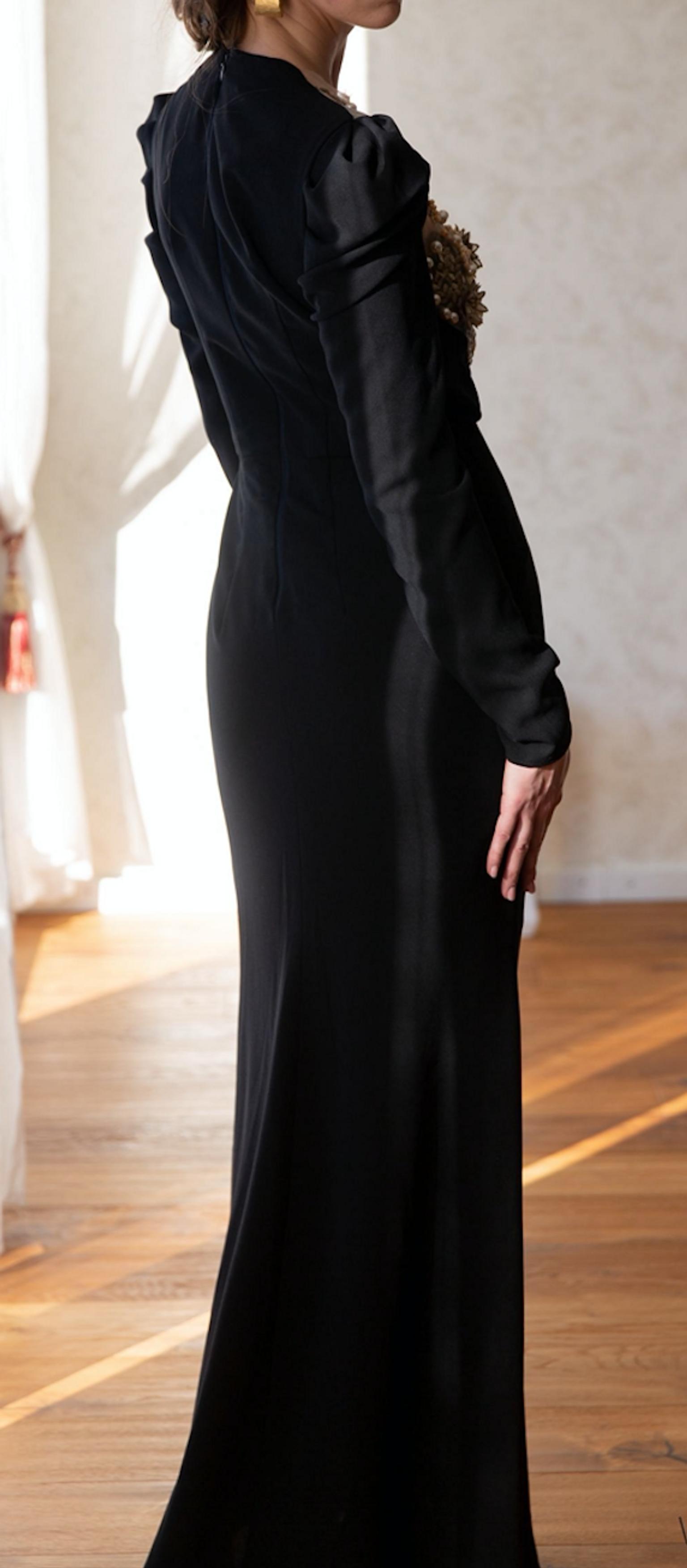 Schwarzes Schlichtes Kleid In 80331 Munchen Fur 225 00 Zum Verkauf Shpock De