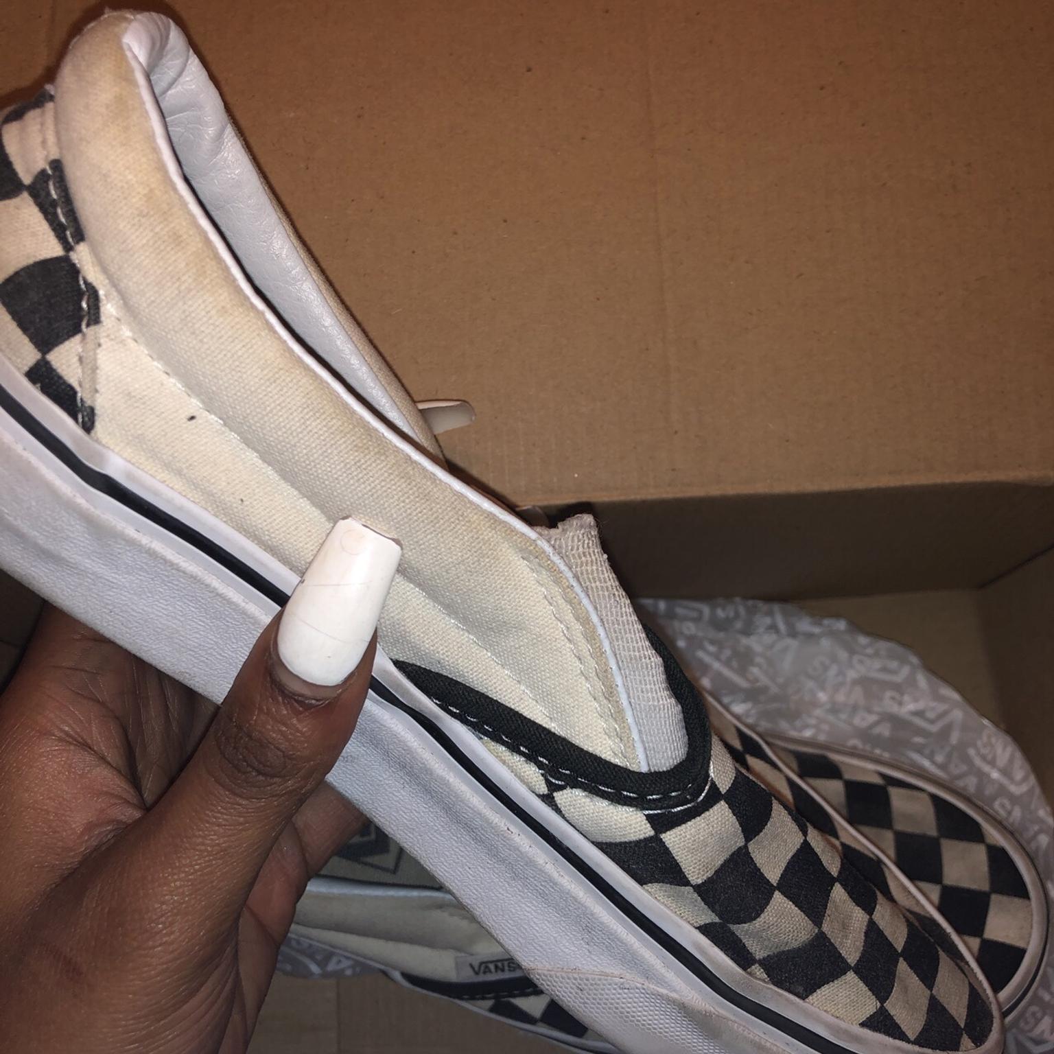 can you put checkered vans in the dryer