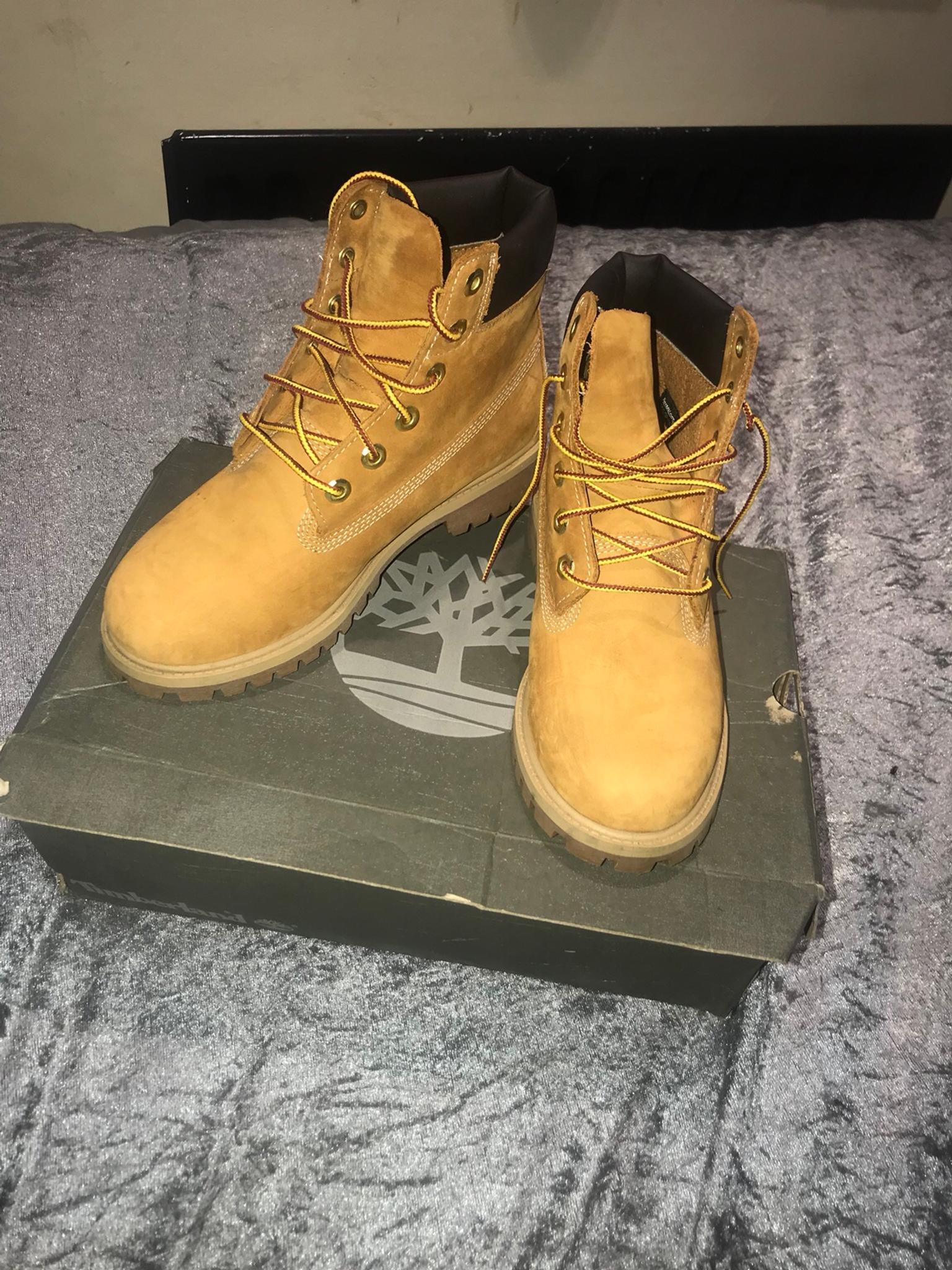 Beige timberland boots size 4 in SW19 