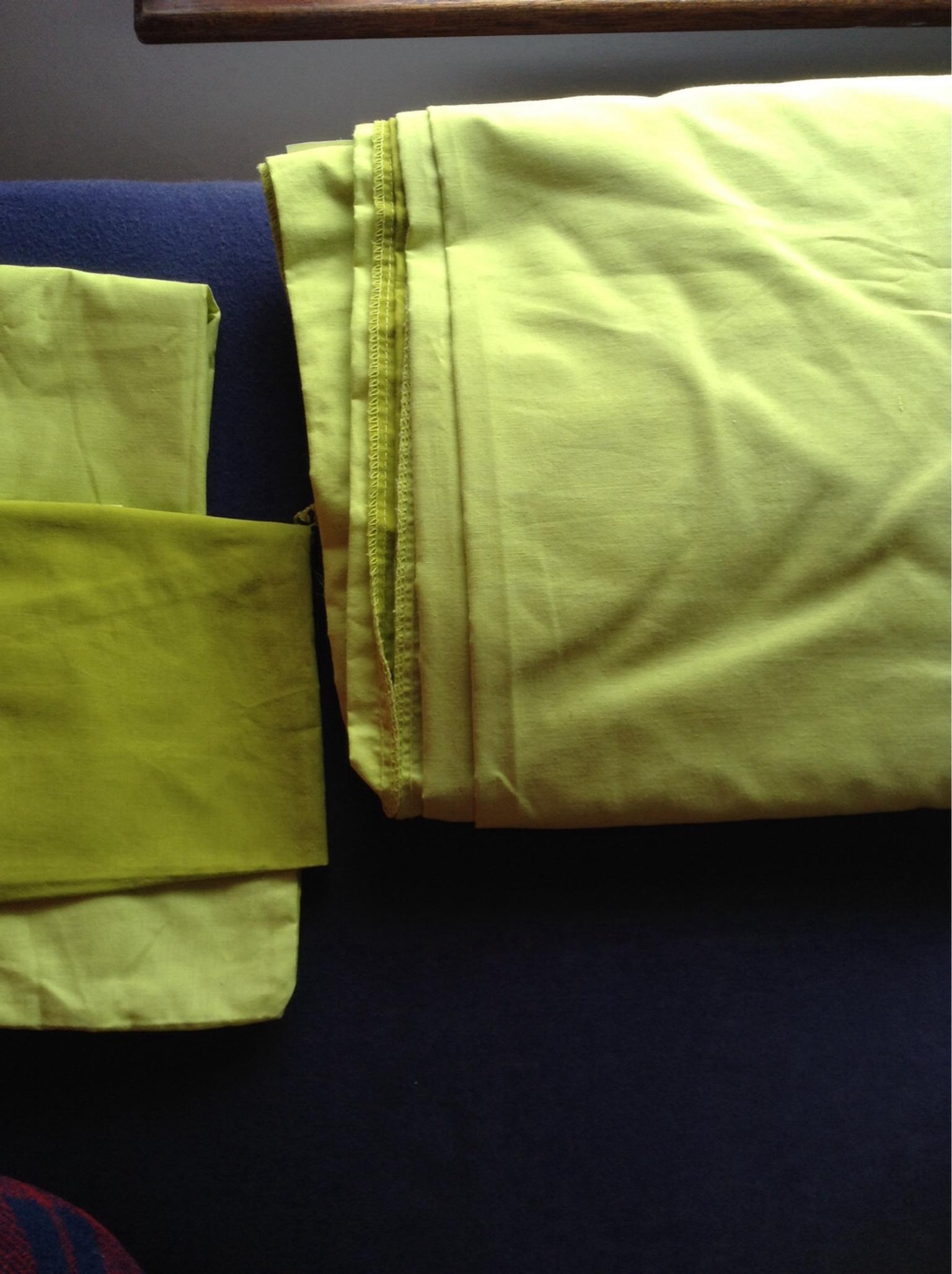 Two Tone Lime Green Double Duvet Set In Gu12 Rushmoor For 3 00