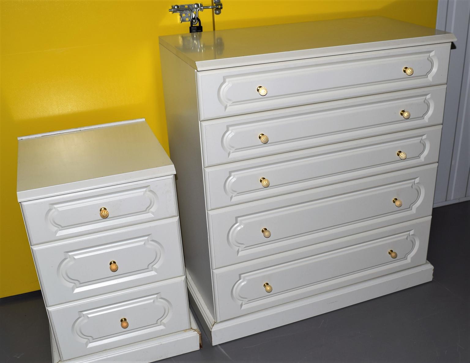 White Chest Of Drawers Side Bed Cabinet In Tw8 London Fur 75 00