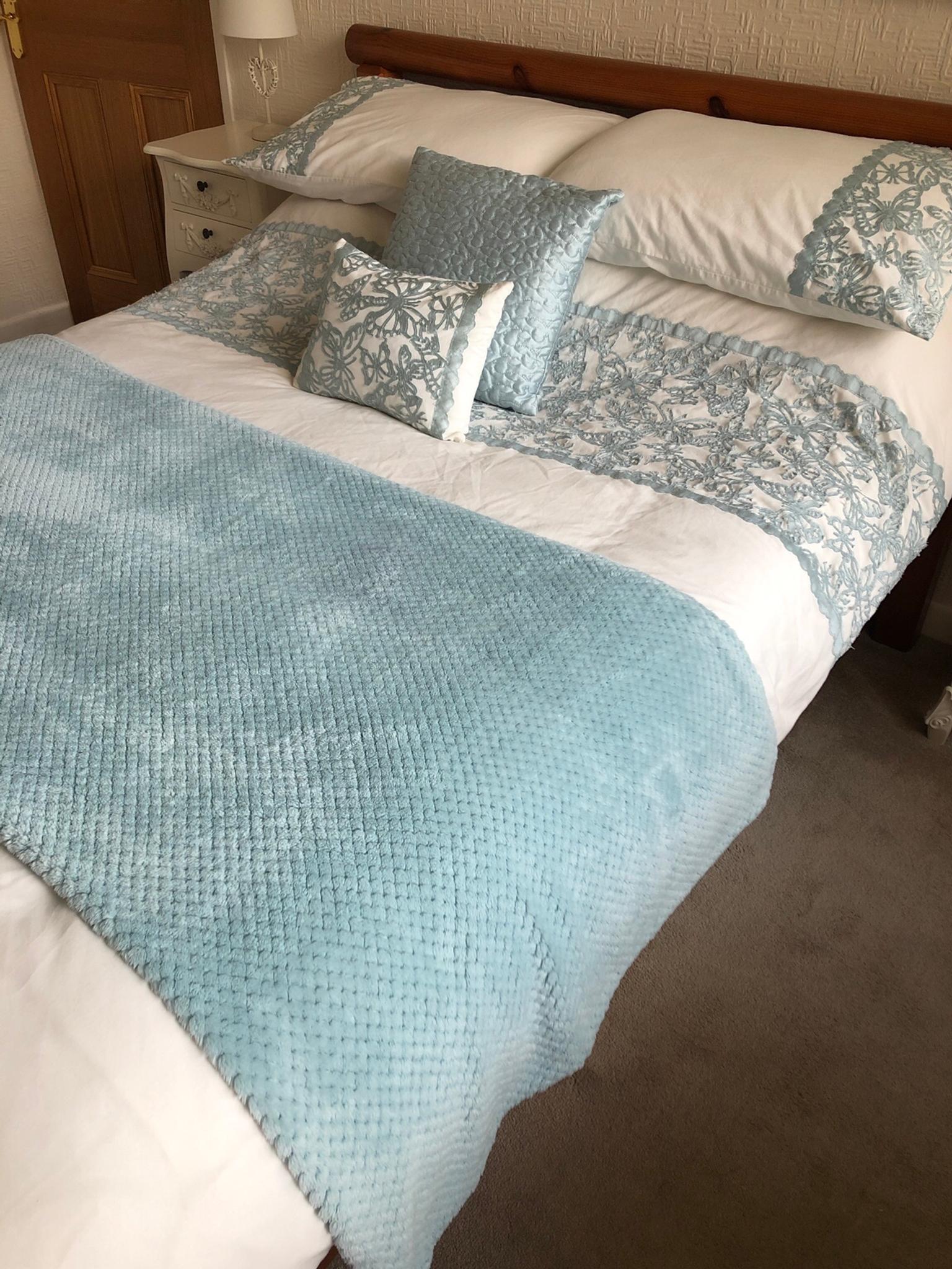 Double Duvet Set With Cushions And Throw In Walmersley Fur 30 00