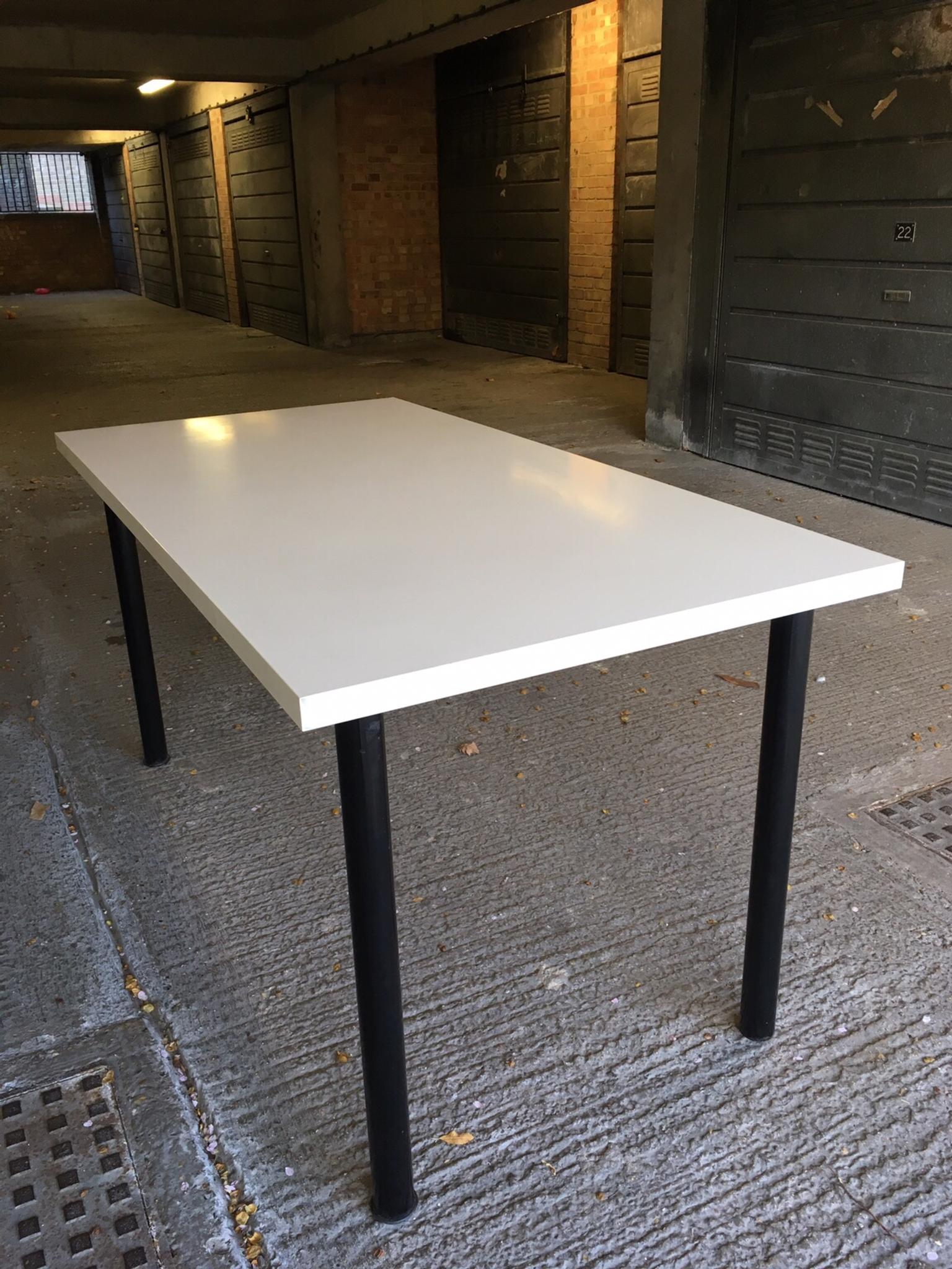 Ikea Table Desk Vika Amon In Ec1n London Fur 10 00 Zum Verkauf
