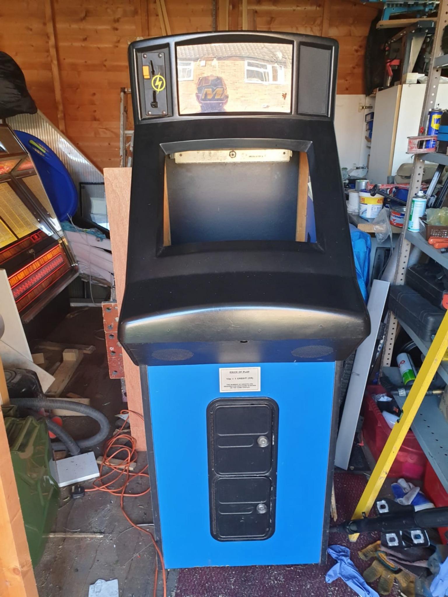 Arcade Cabinet Megatouch Maxx In B64 Dudley Fur 45 00 Zum