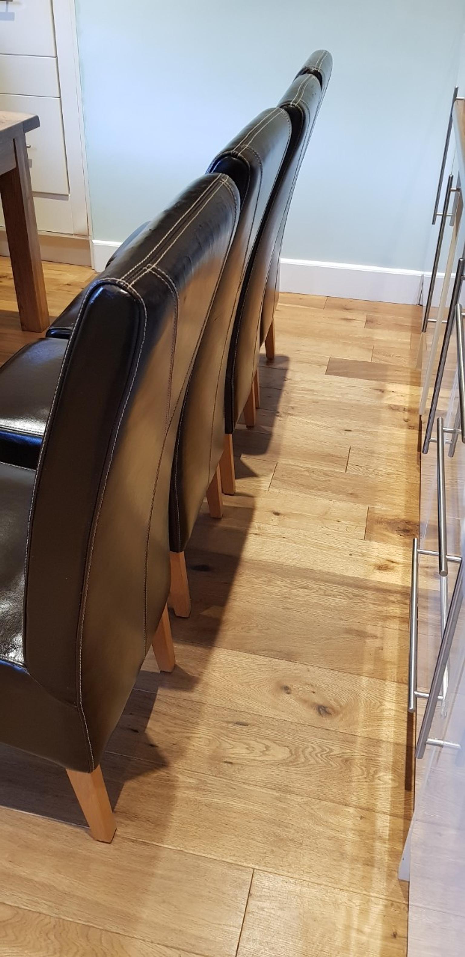 4 Leather Dining Chairs In Wf17 Kirklees Fur 55 00 Zum Verkauf Shpock De
