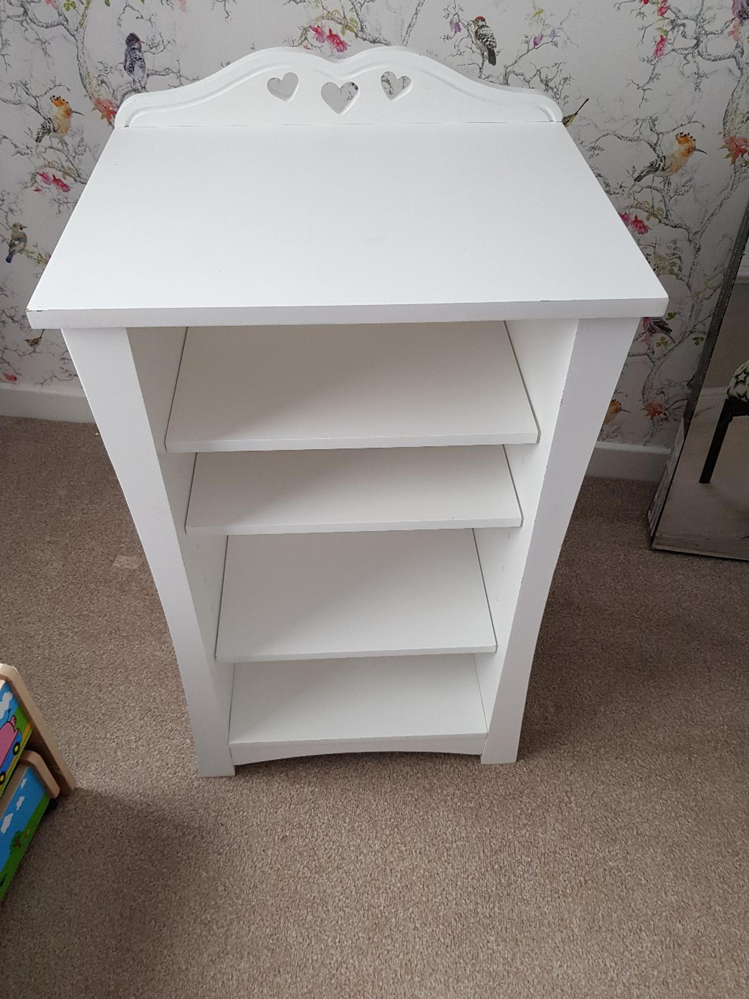 White Chest Of Drawers With Matching Bookcase In Eh23 Middleton