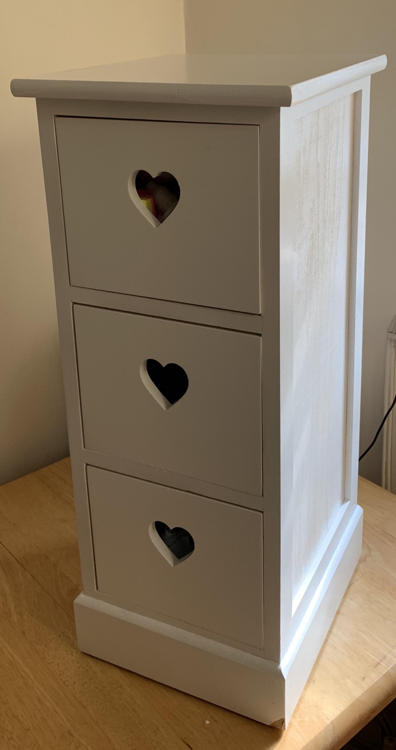 Pair Of White Bedside Cabinets With 3 Drawer In N1 London For