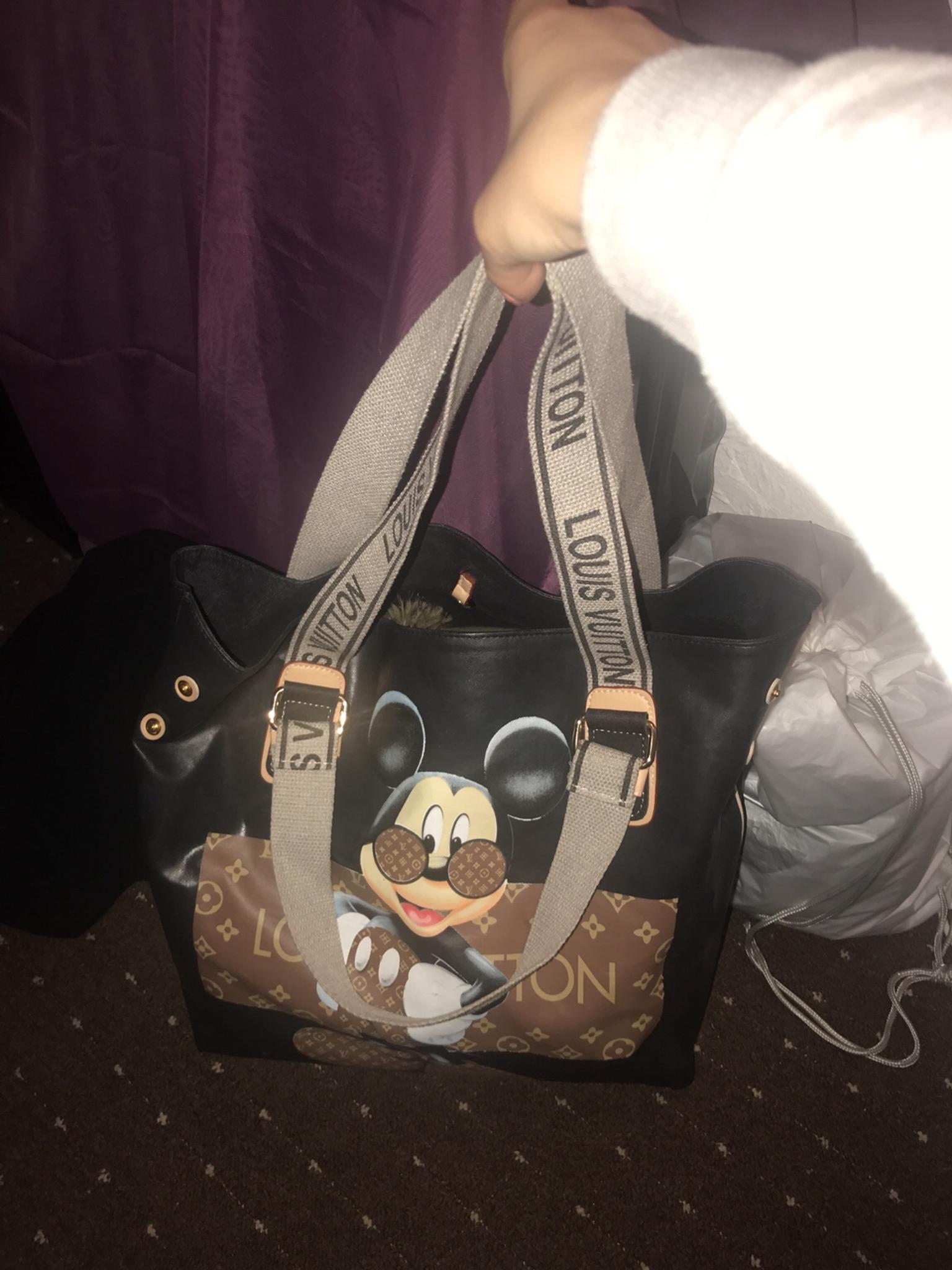 LOUIS VUITTON feat. DISNEY - Minnie Mouse in hoodie