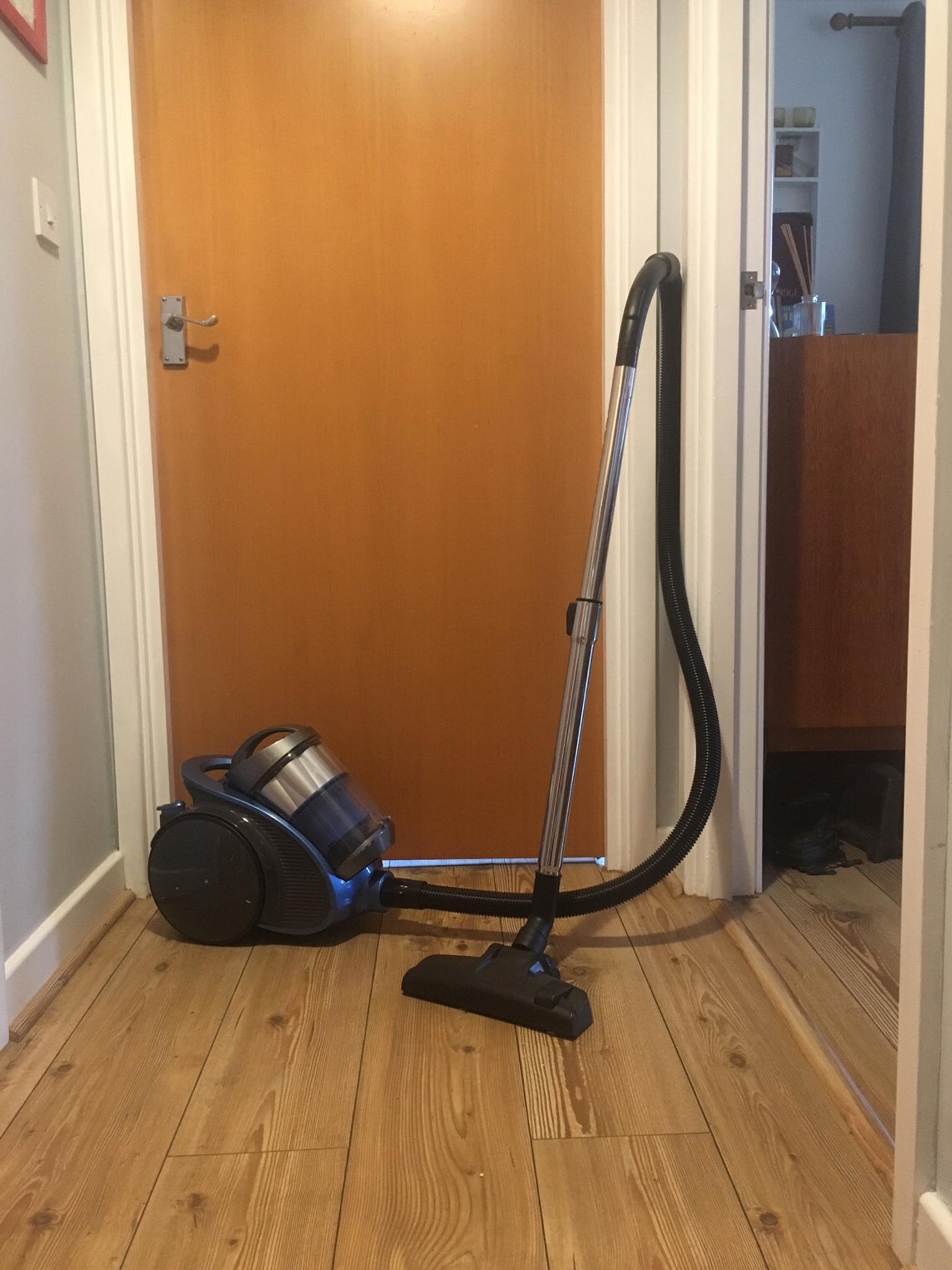 Vacuum Cleaner Hoover In E12 London Borough Of Newham Fur 40 00