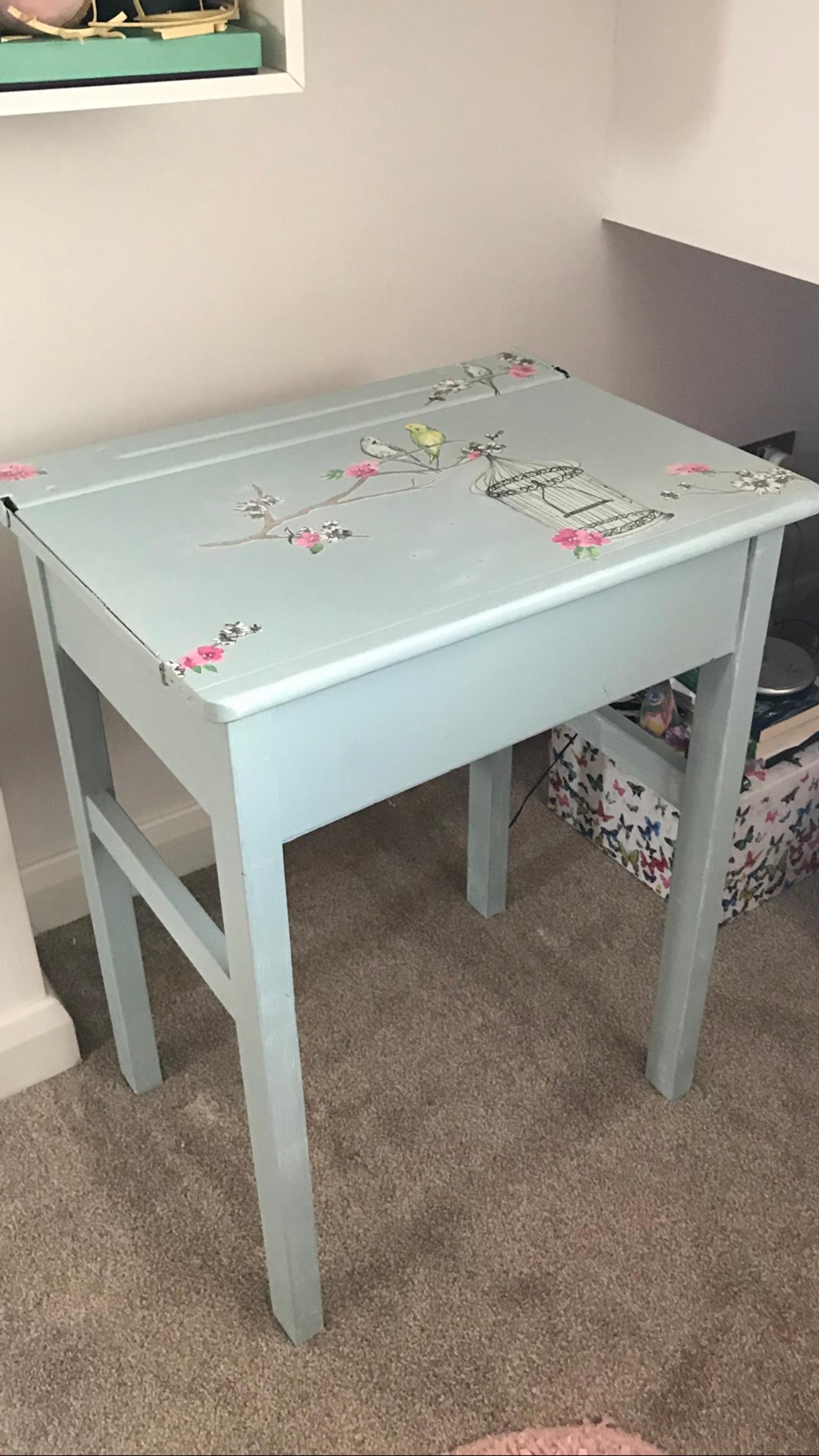 child's desk with lift up lid