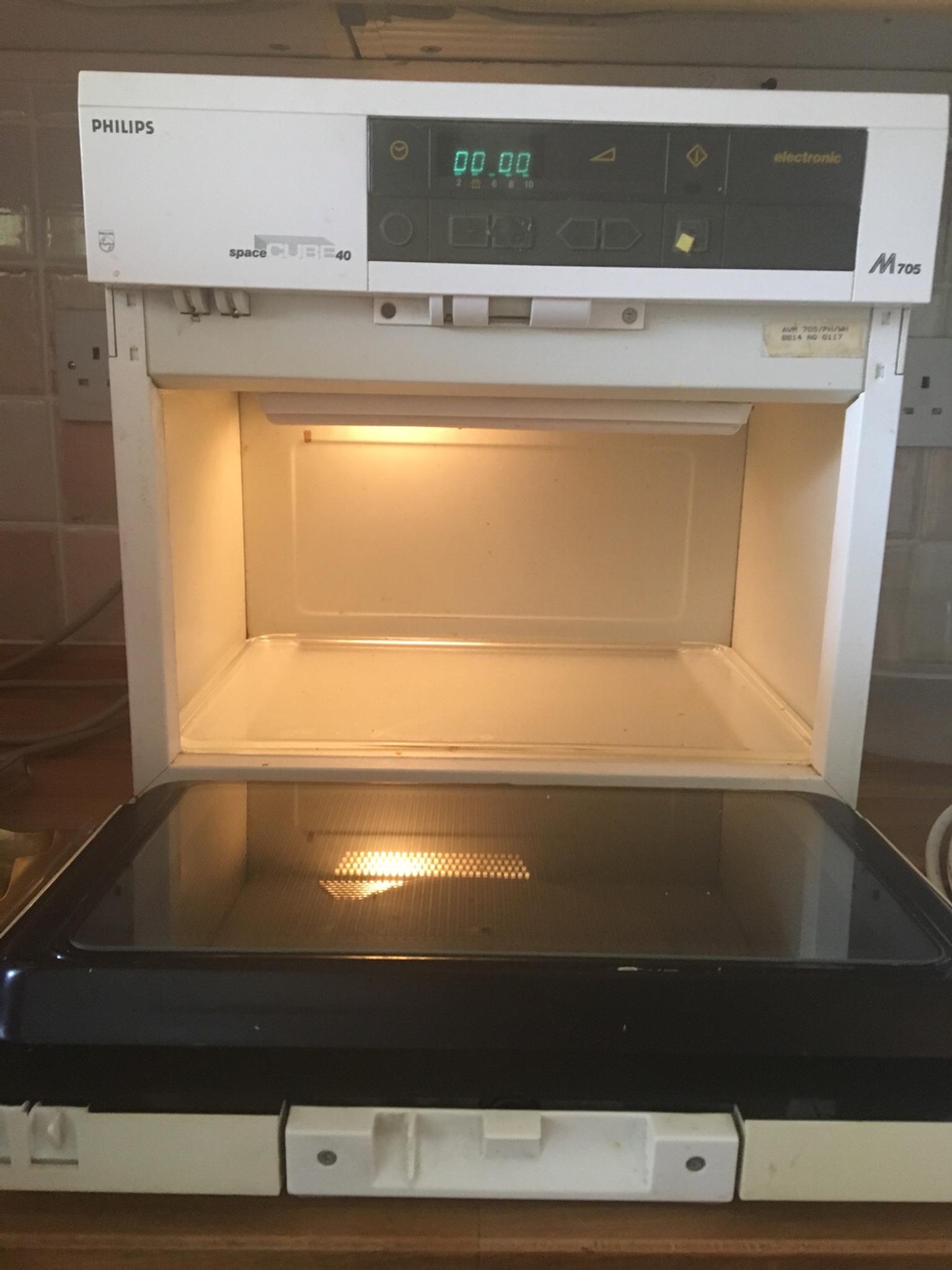 Philips microwave oven in London Borough of Hillingdon for £10.00 for