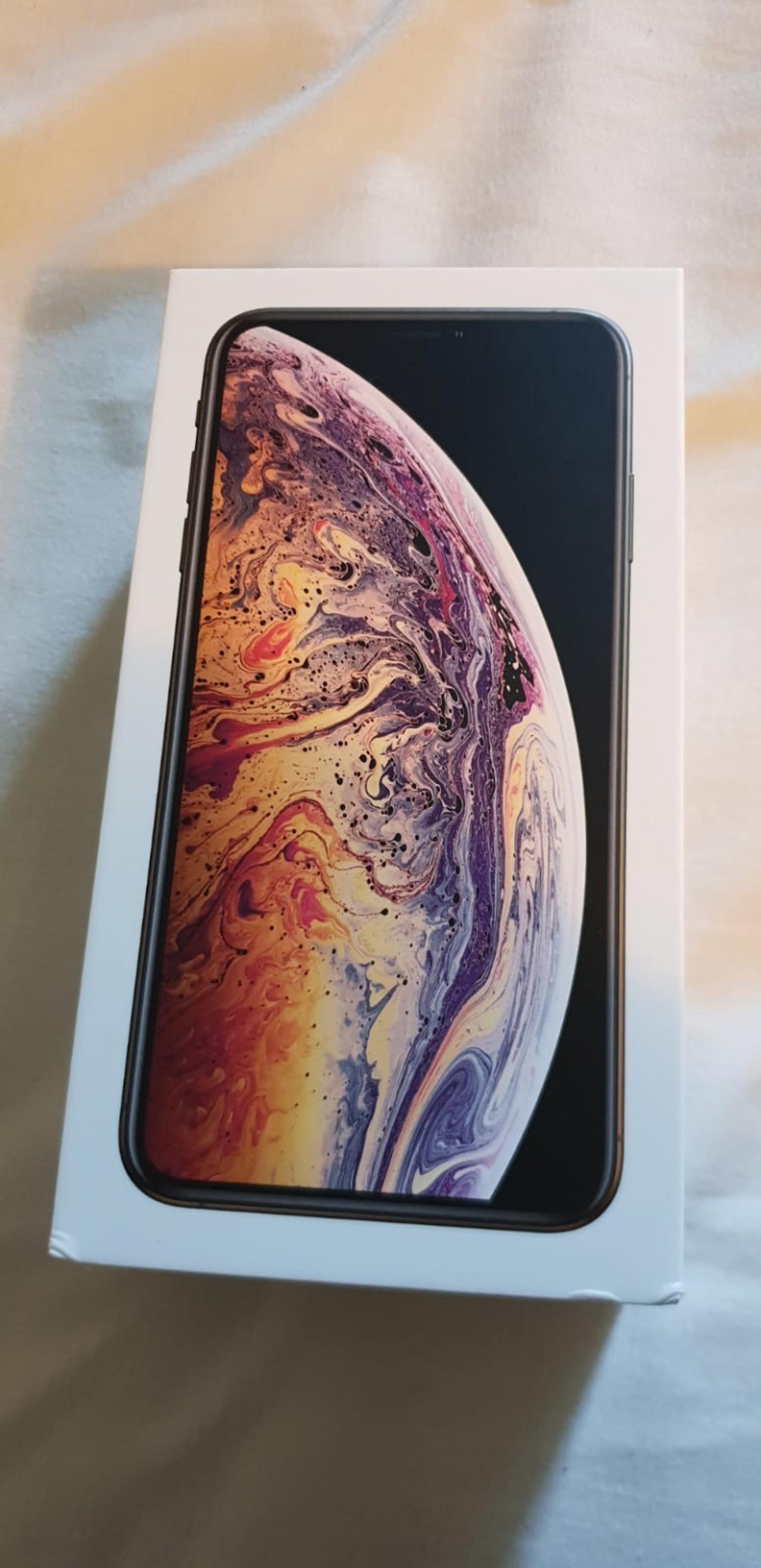 iPhone Xs Max 64gb Gold (SMASHED SCREEN) in BB9 Pendle for £520.00 for sale | Shpock