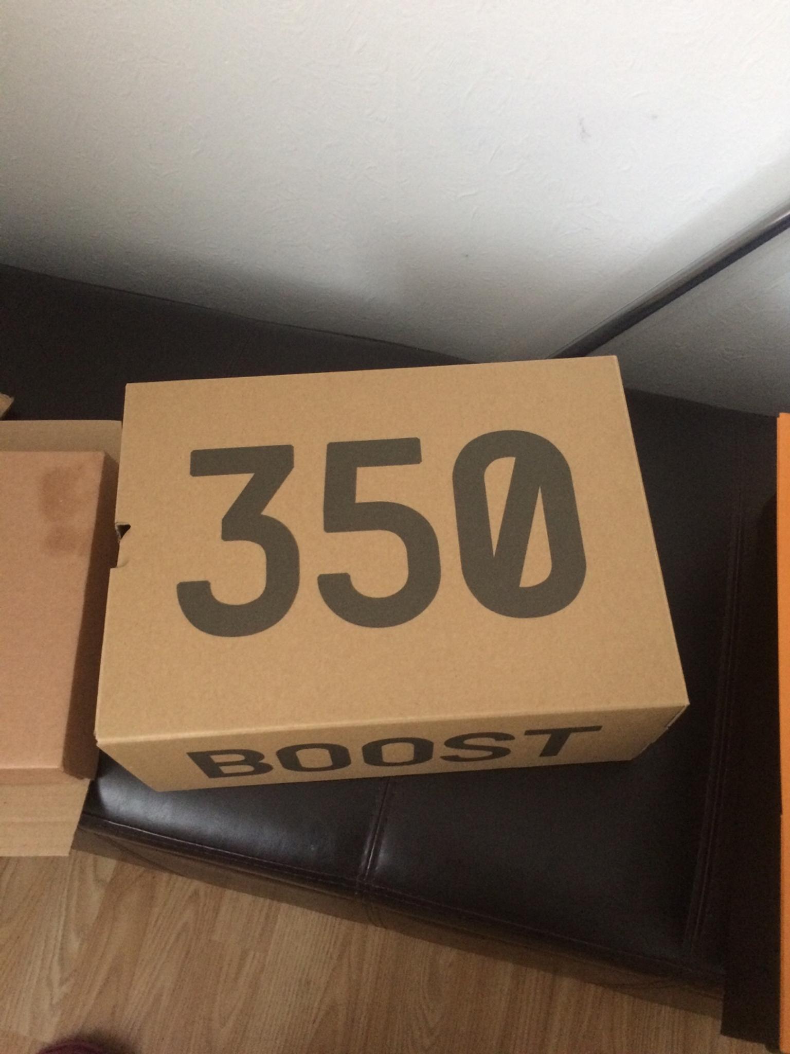 yeezy boost 350 shoe box